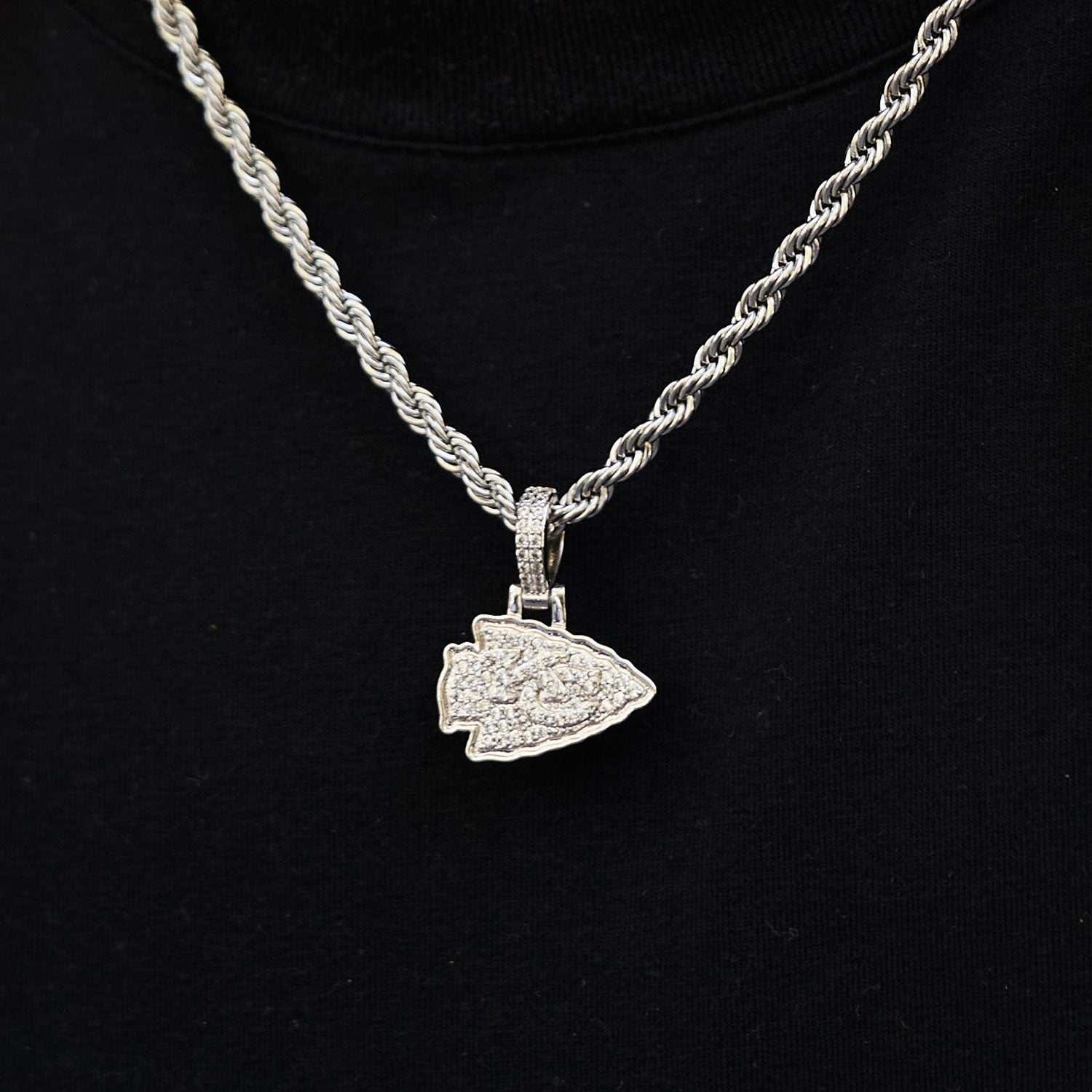 GLD Men Kansas City Chiefs Official NFL Micro Logo Pendant - White Gold