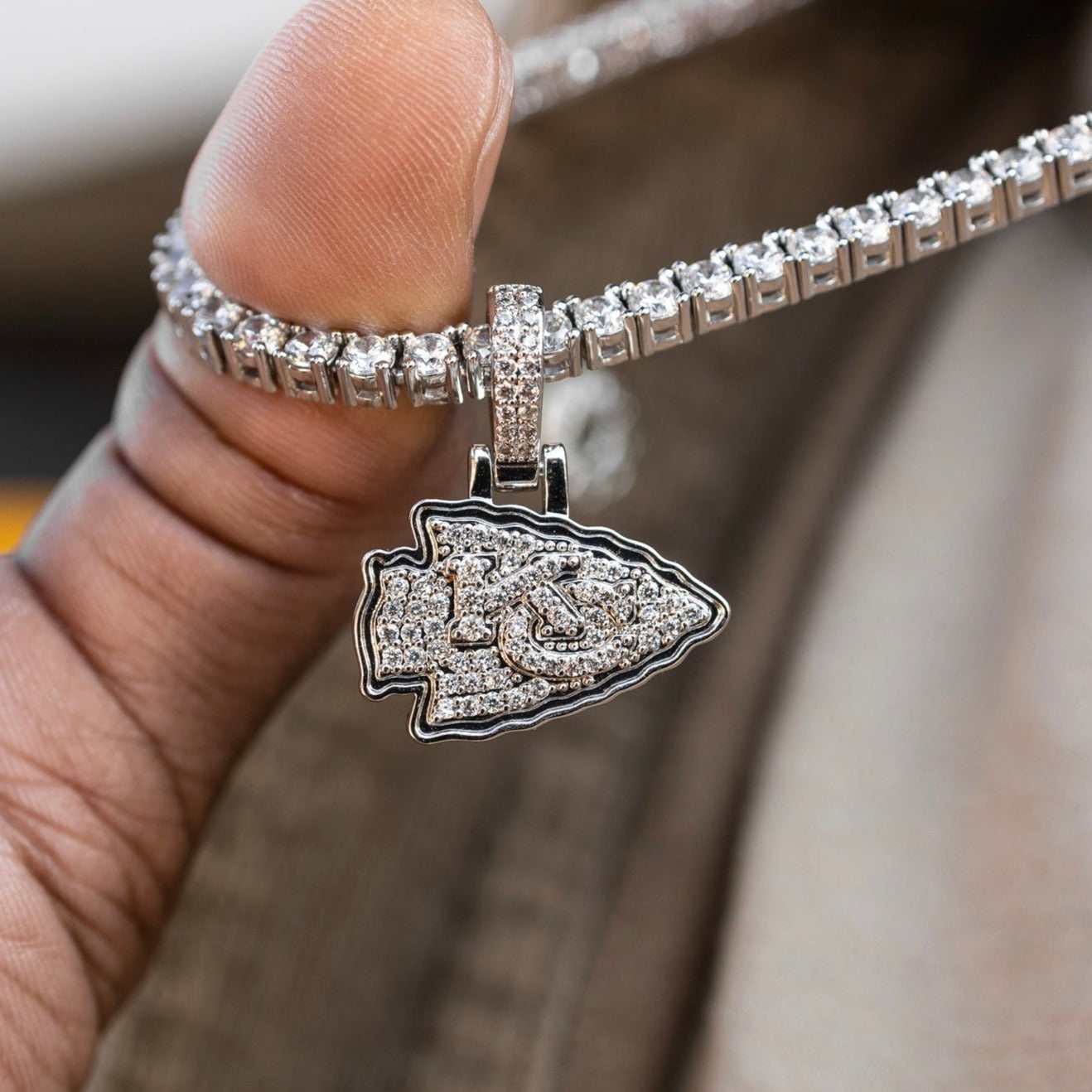 GLD Men Kansas City Chiefs Official NFL Micro Logo Pendant - White Gold