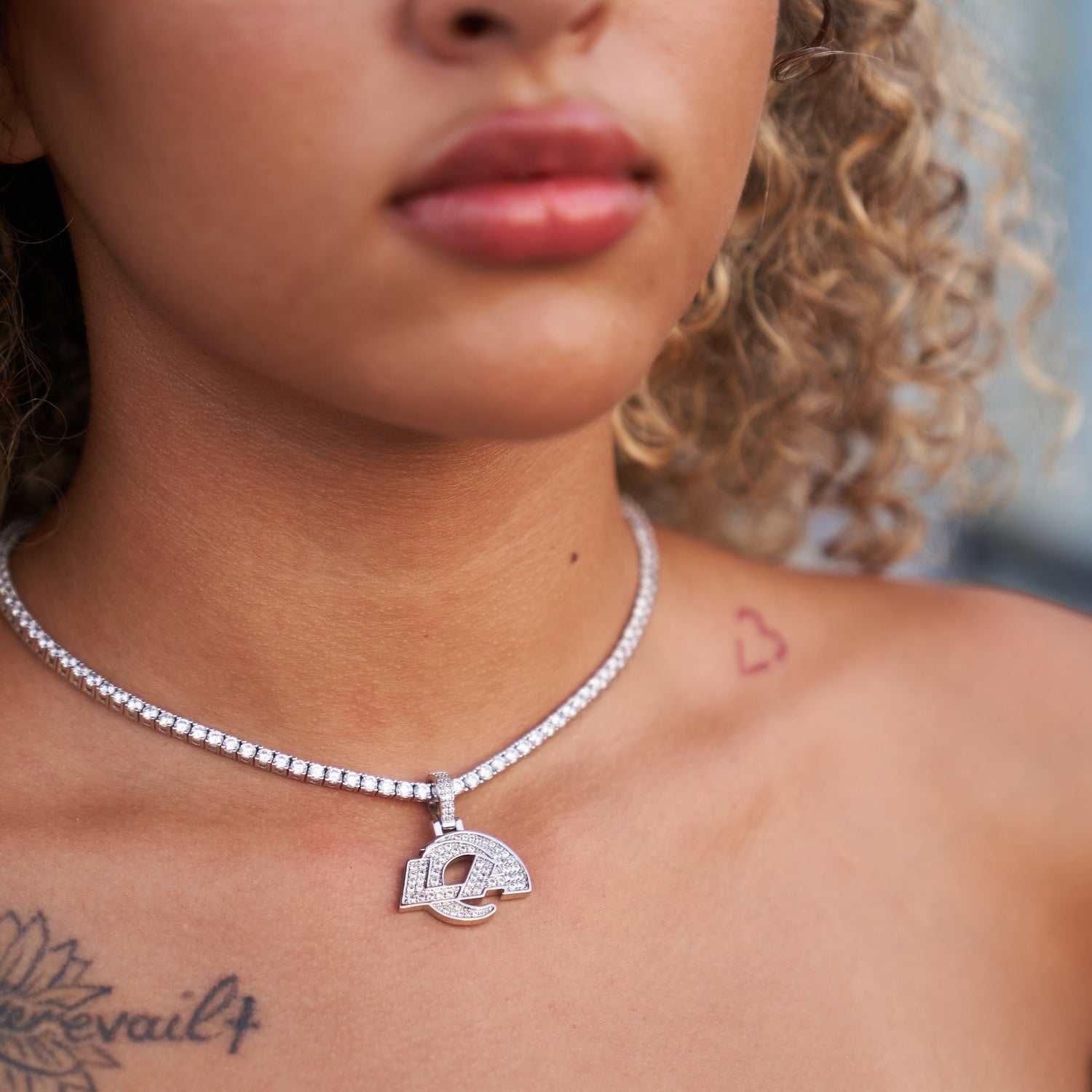 GLD Women Los Angeles Rams Official NFL Micro Logo Pendant - White Gold