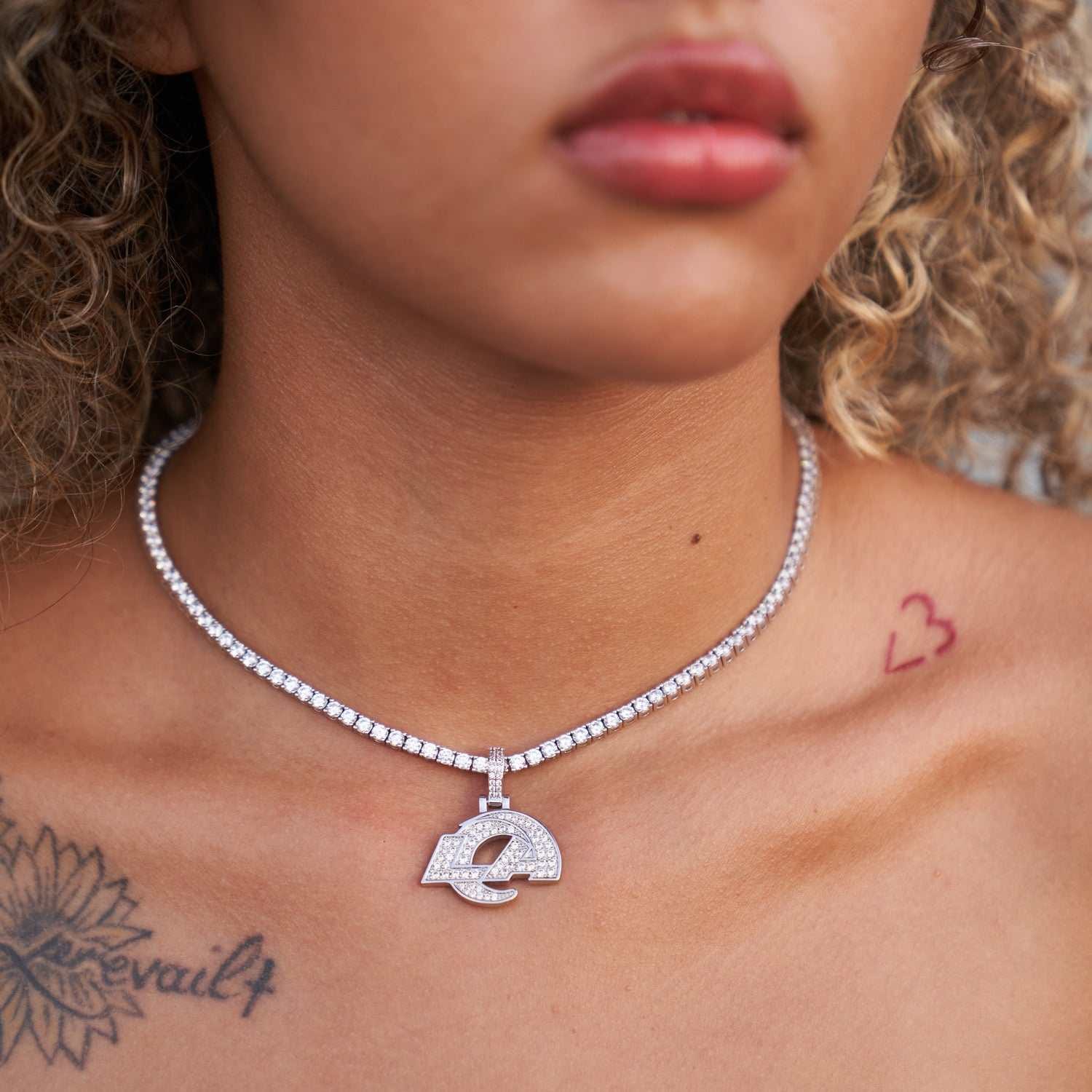 GLD Women Los Angeles Rams Official NFL Micro Logo Pendant - White Gold