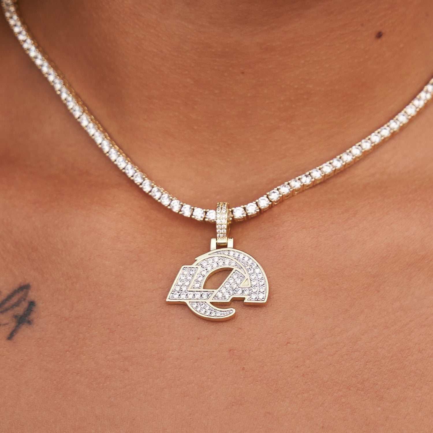 GLD Women Los Angeles Rams Official NFL Micro Logo Pendant - Yellow Gold