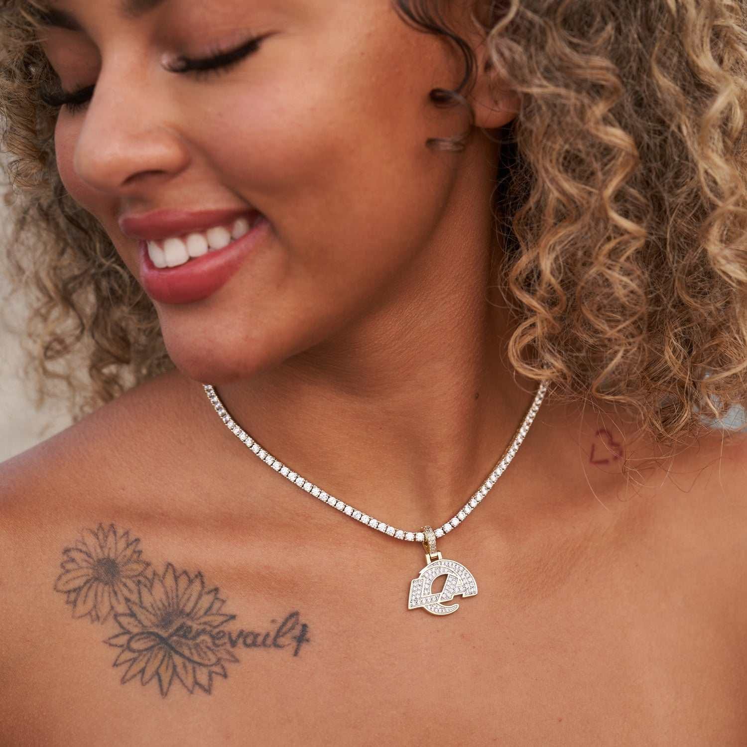 GLD Women Los Angeles Rams Official NFL Micro Logo Pendant - Yellow Gold