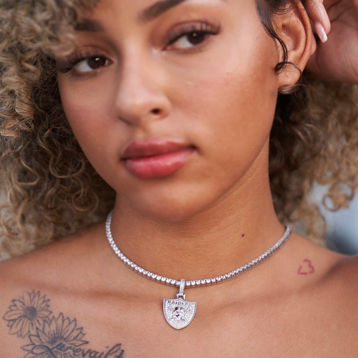 GLD Women Las Vegas Raiders Official NFL Micro Logo Pendant - White Gold