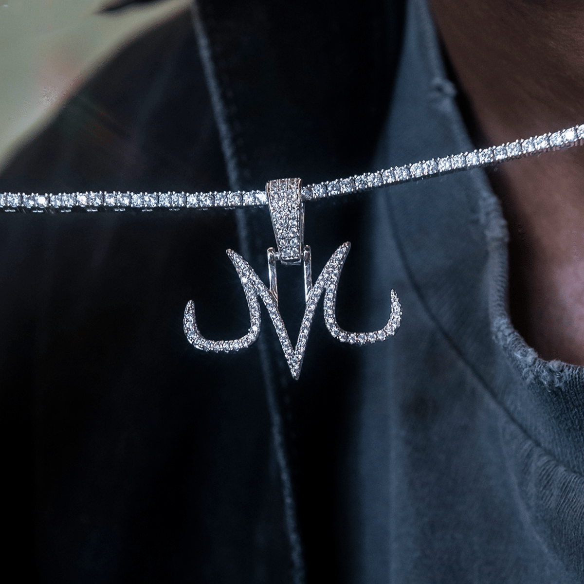 GLD PROMO Majin Pendant in White Gold