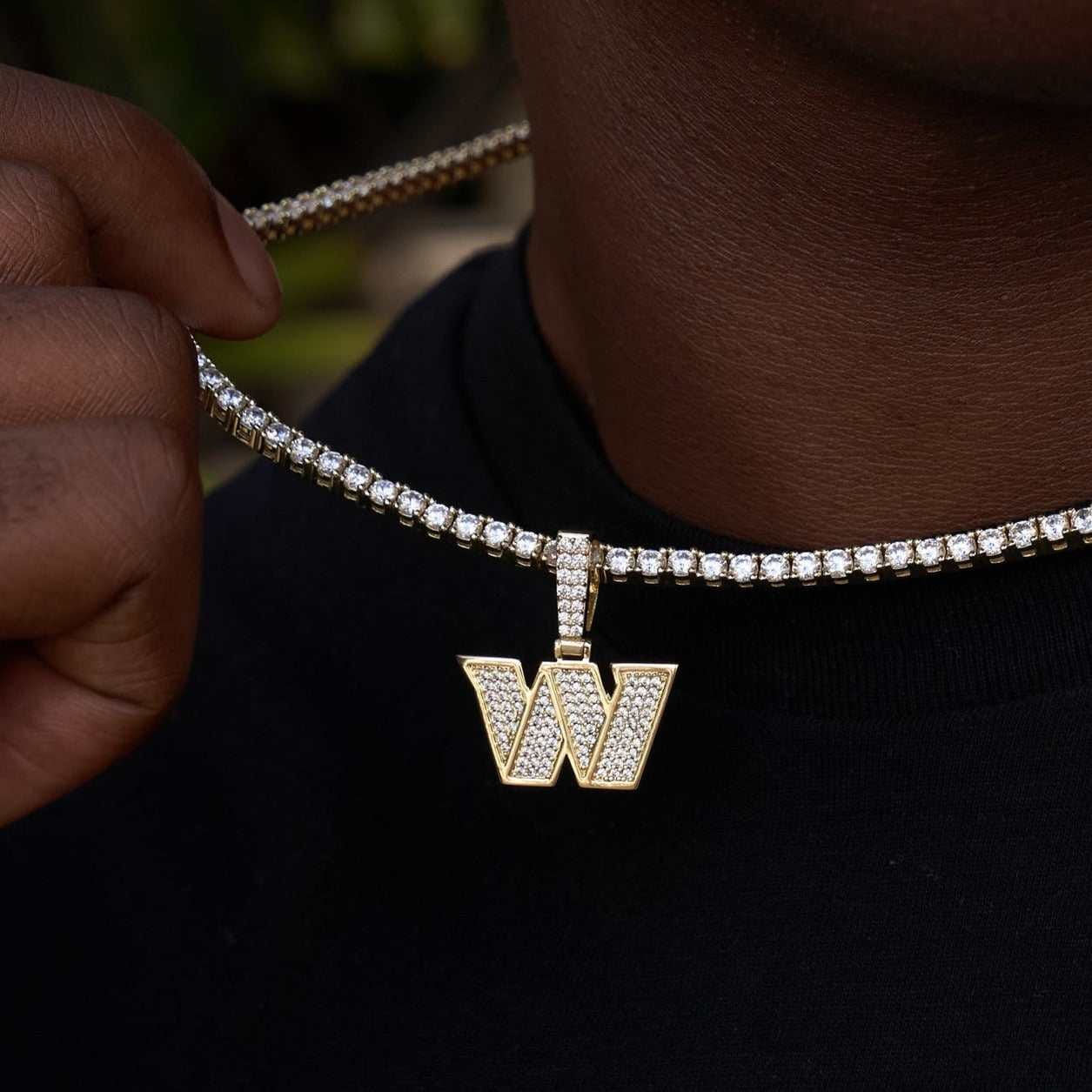 GLD Men Washington Commanders Official NFL Micro Logo Pendant - Yellow Gold
