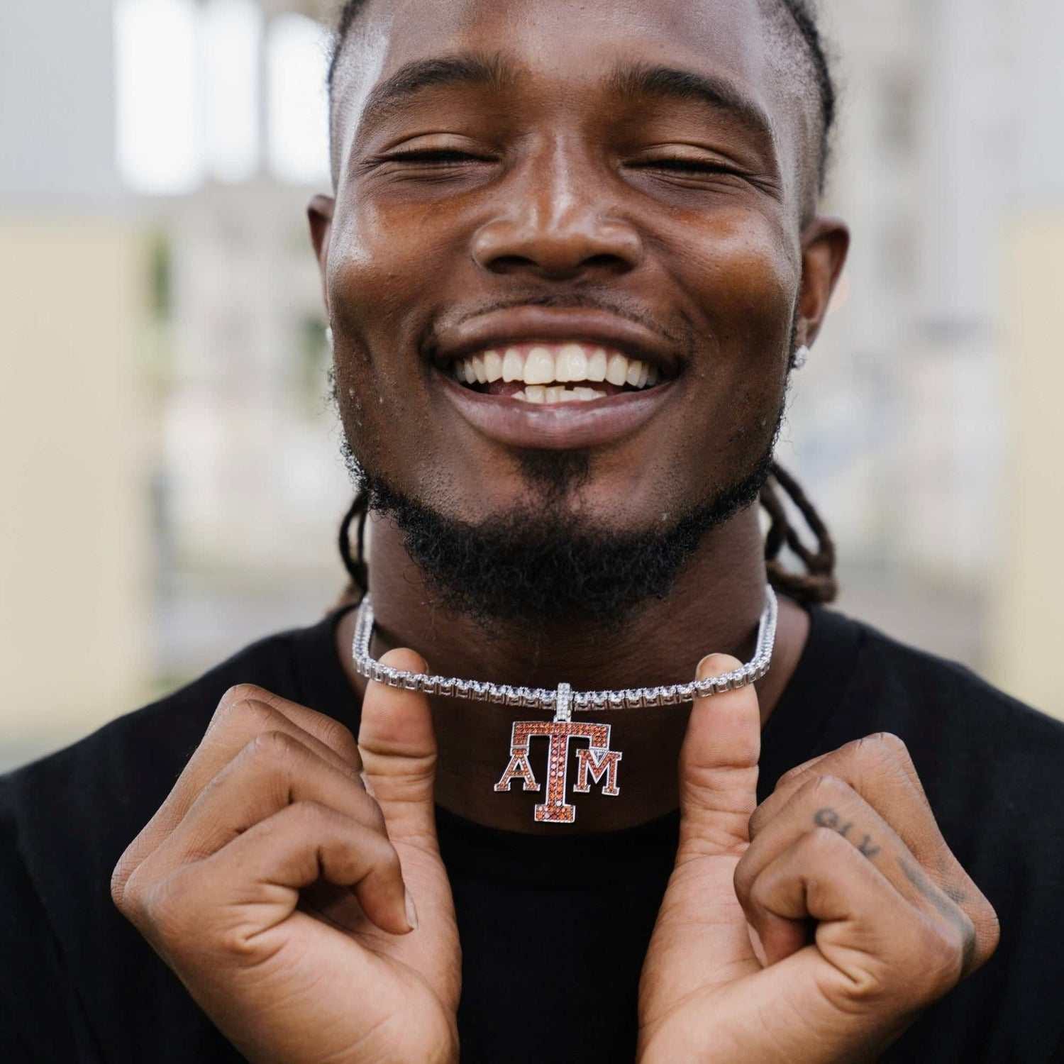 GLD Men Texas A&M Aggies Official NCAA Logo Pendant