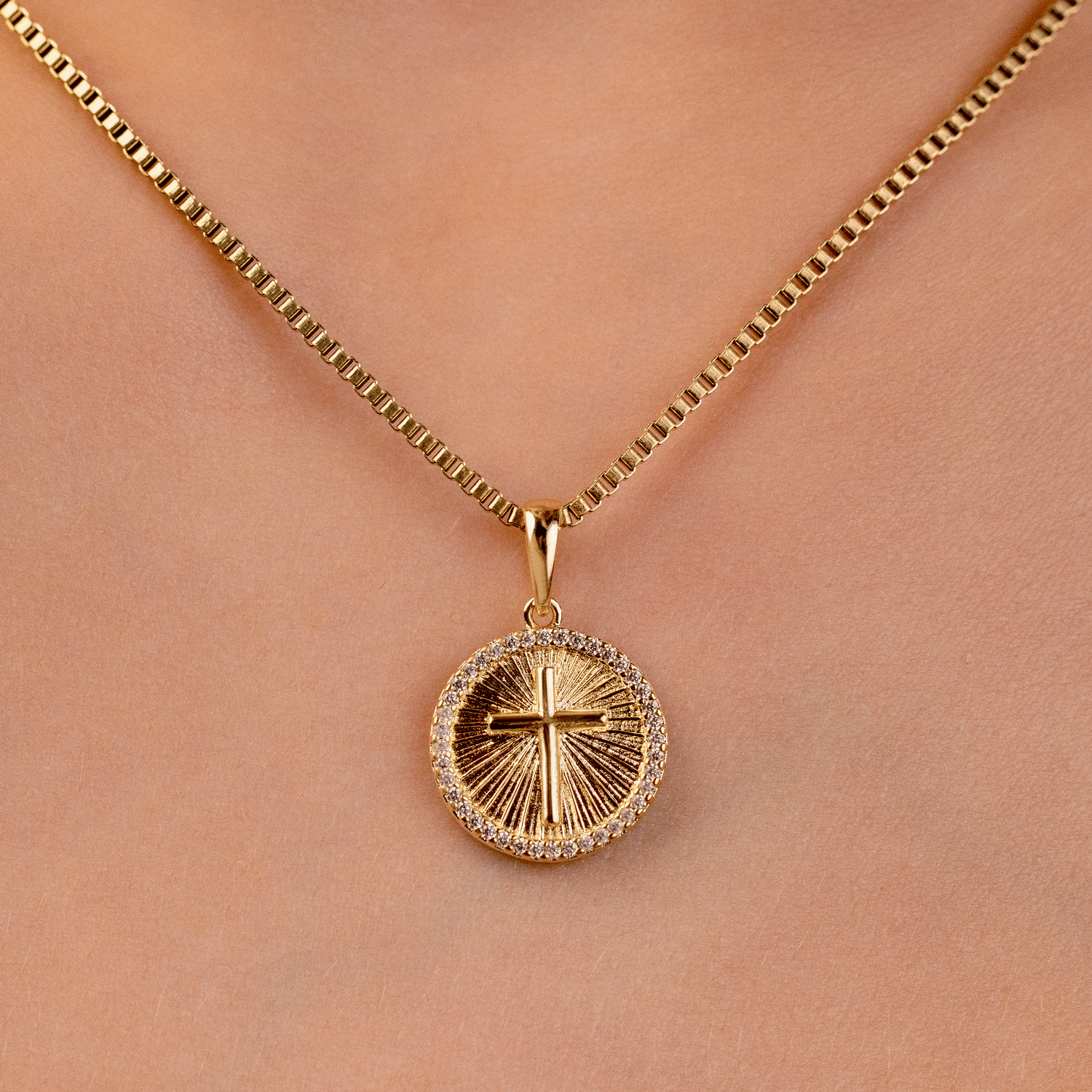 GLD Women Small Cross Coin Pave Pendant in Gold