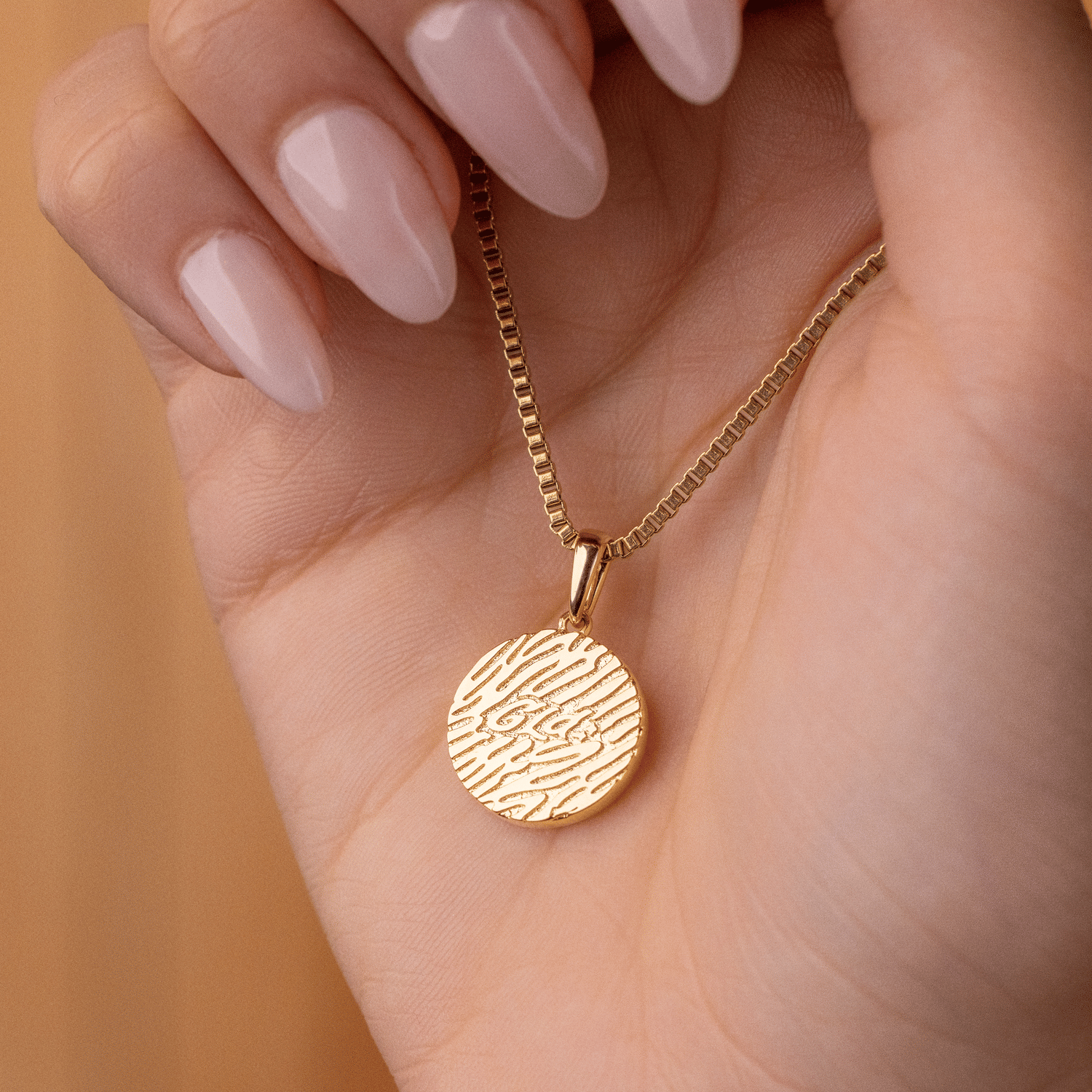 GLD Women Small Cross Coin Pave Pendant in Gold