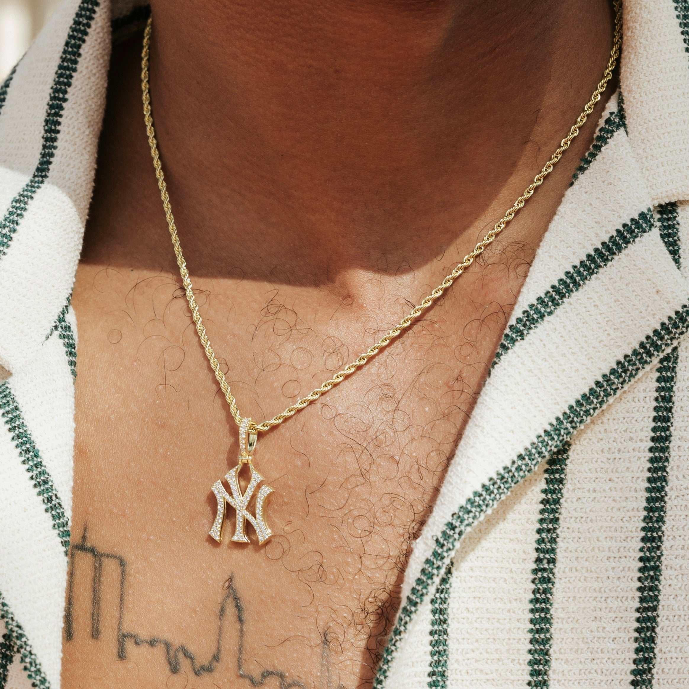 GLD Men New York Yankees Official MLB Micro Logo Pendant