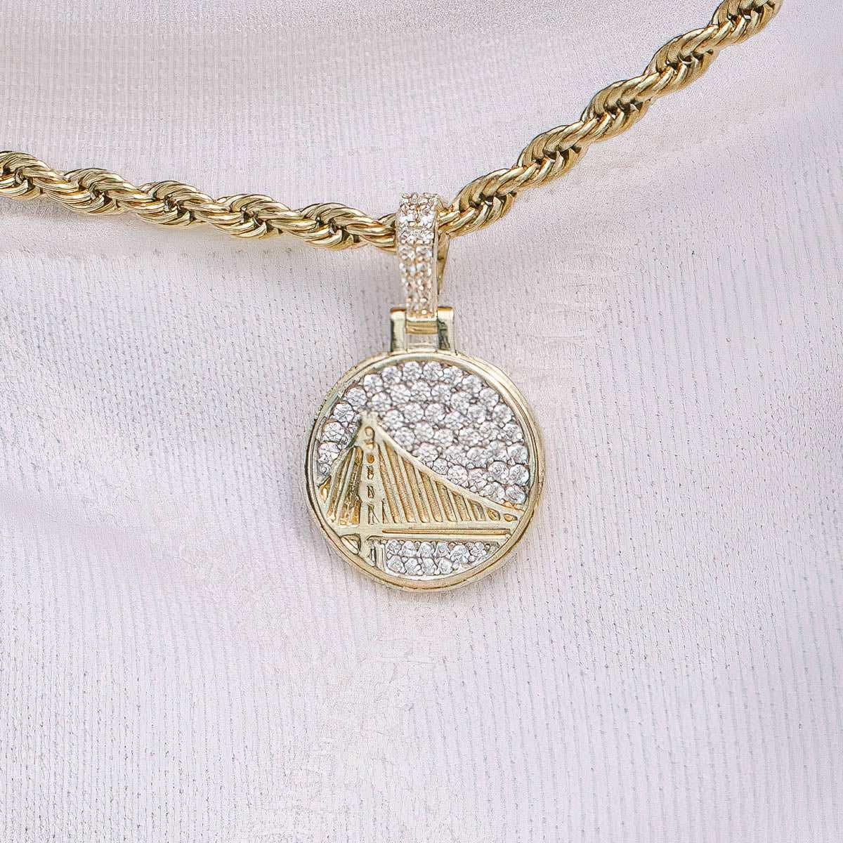 GLD Men Golden State Warriors Official NBA Micro Logo Pendant