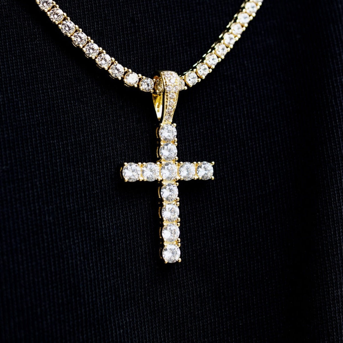 GLD Men Diamond Cross in Yellow Gold