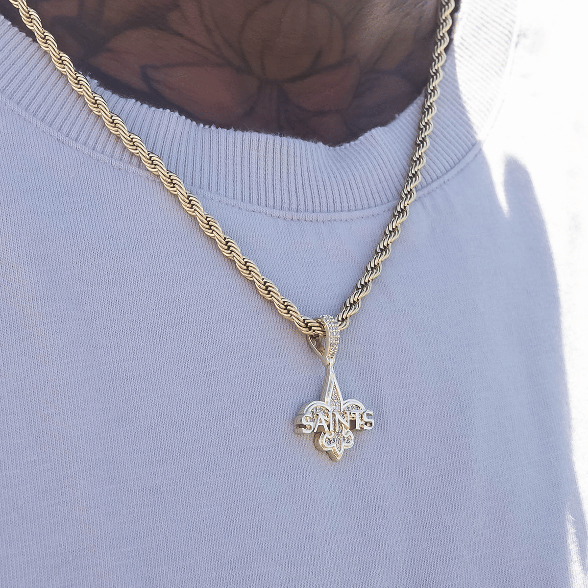 GLD Men New Orleans Saints Official NFL Micro Logo Pendant