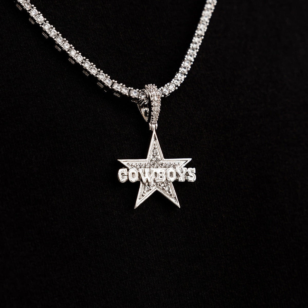 GLD Men Dallas Cowboys Official NFL Micro Logo Pendant