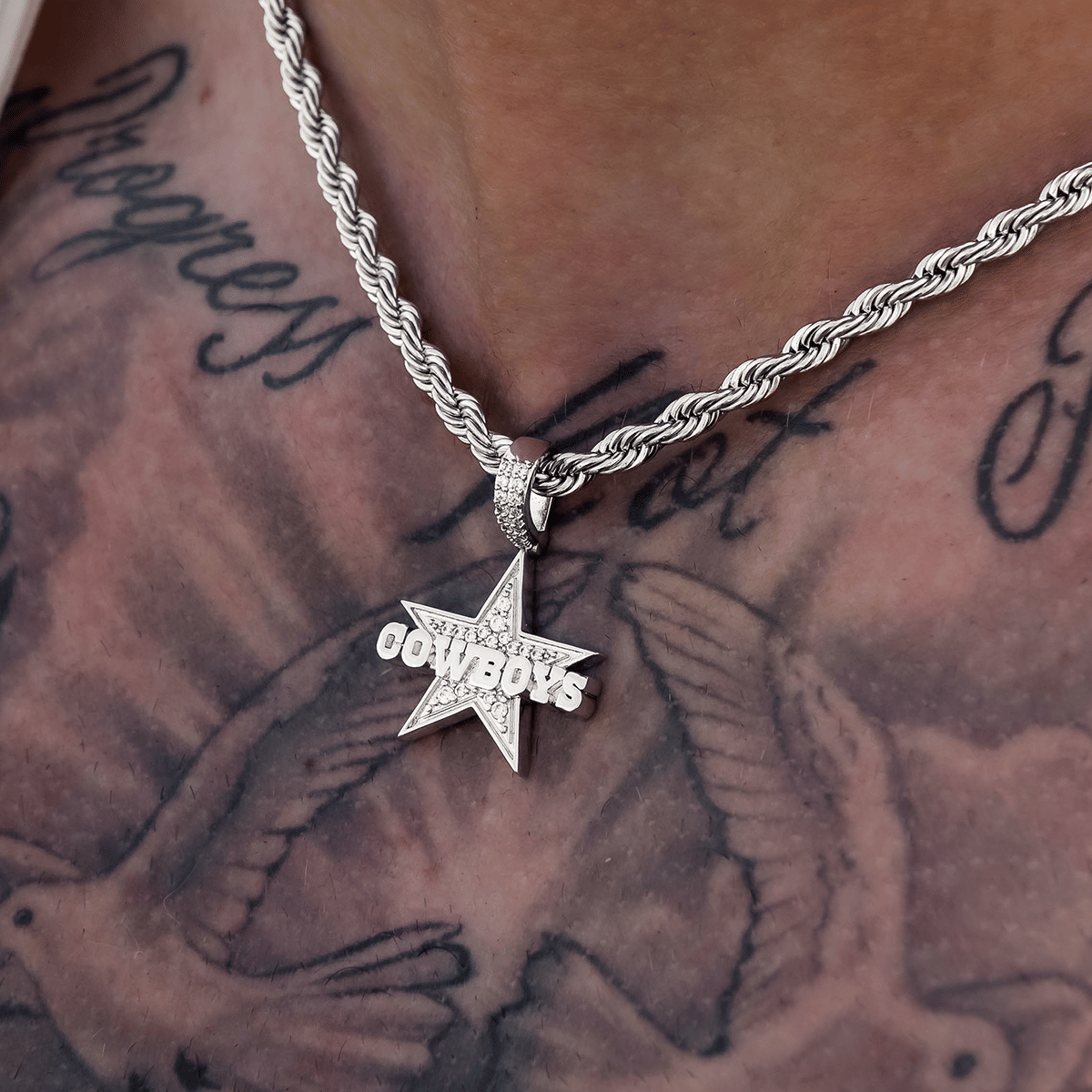 GLD Men Dallas Cowboys Official NFL Micro Logo Pendant