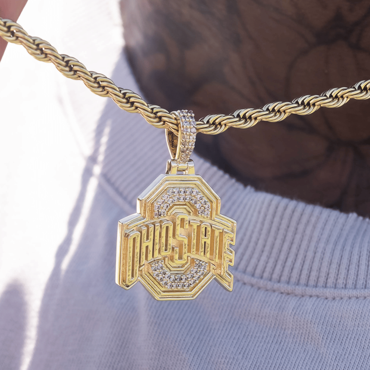 GLD Men Ohio State Buckeyes Official NCAA Micro Logo Pendant