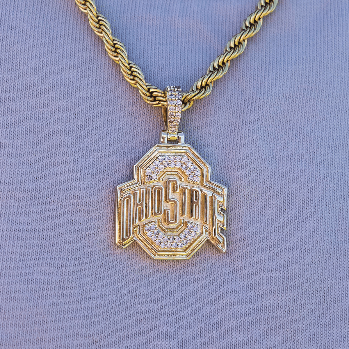 GLD Men Ohio State Buckeyes Official NCAA Micro Logo Pendant