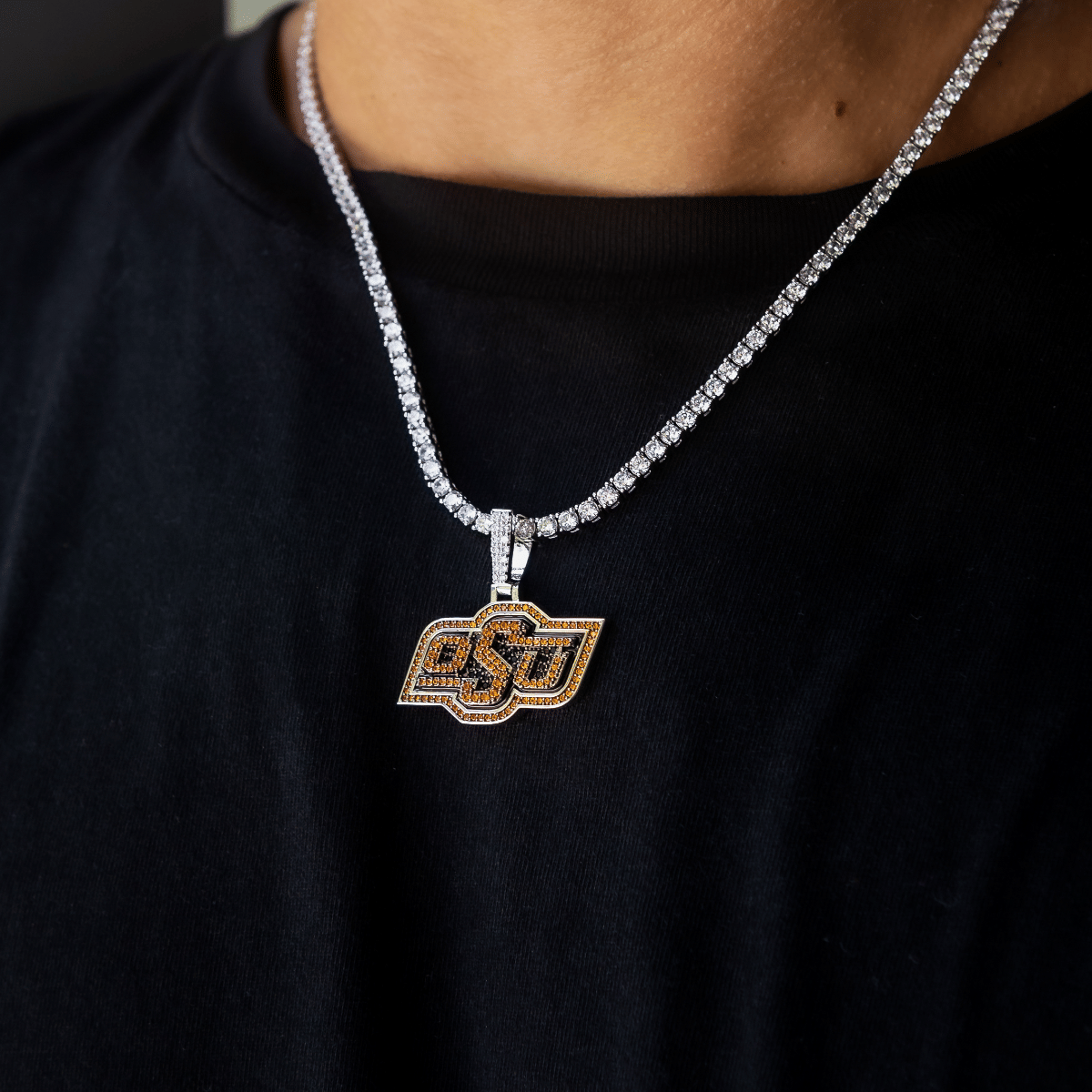 GLD Men Oklahoma State Cowboys Official NCAA Logo Pendant