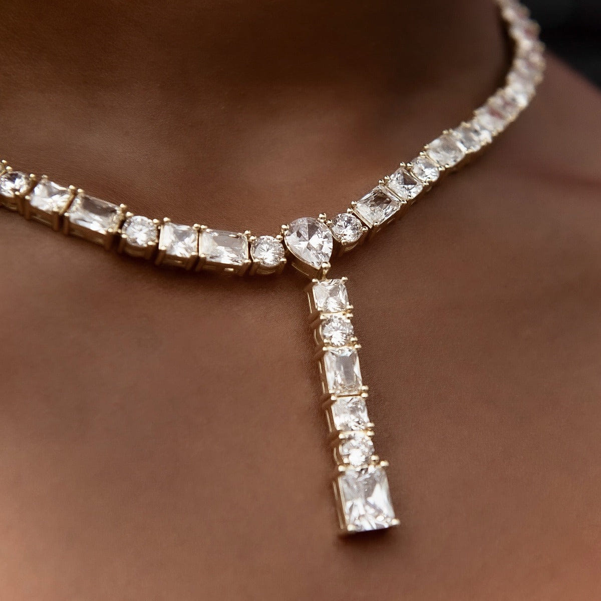 GLD Women Multi Diamond Lariat Necklace in Yellow Gold