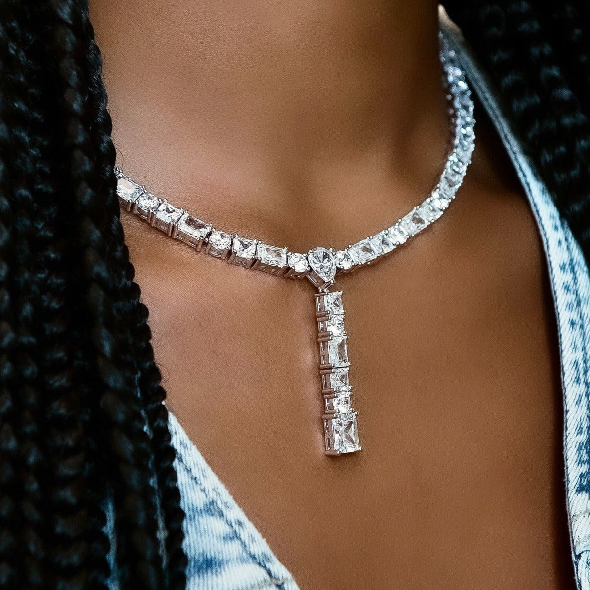 GLD Women Multi Diamond Lariat Necklace in White Gold