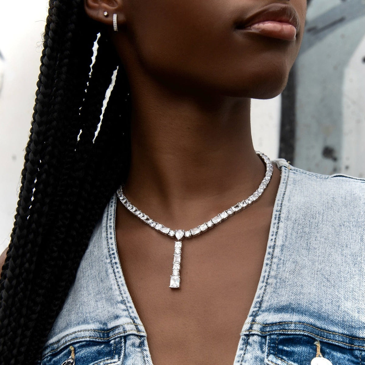 GLD Women Multi Diamond Lariat Necklace in White Gold