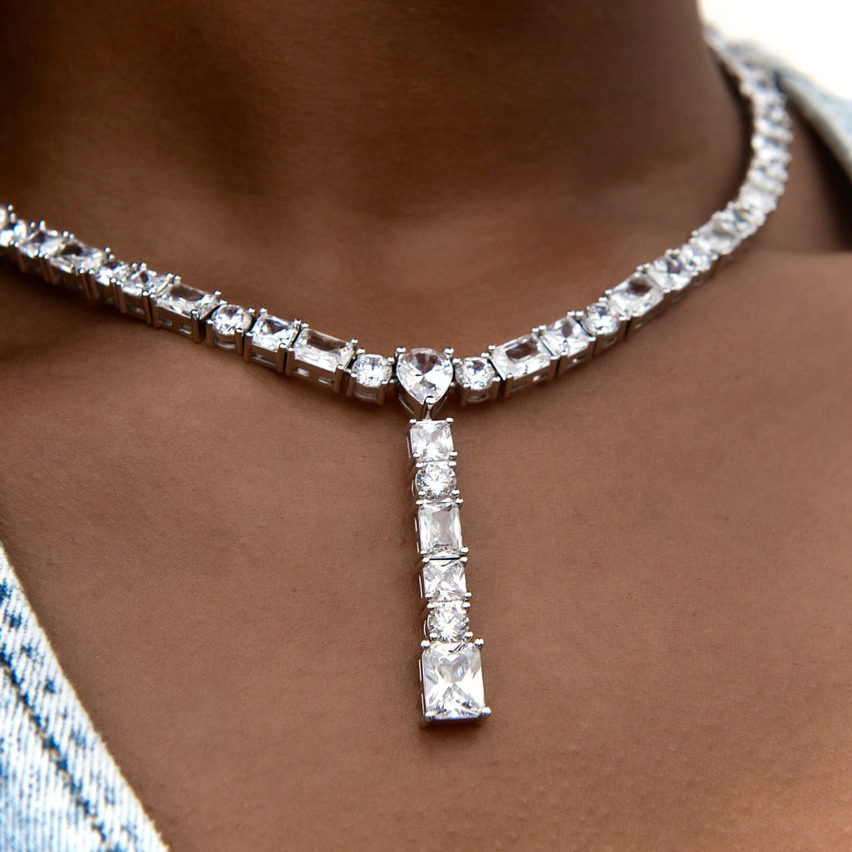 GLD Women Multi Diamond Lariat Necklace in White Gold