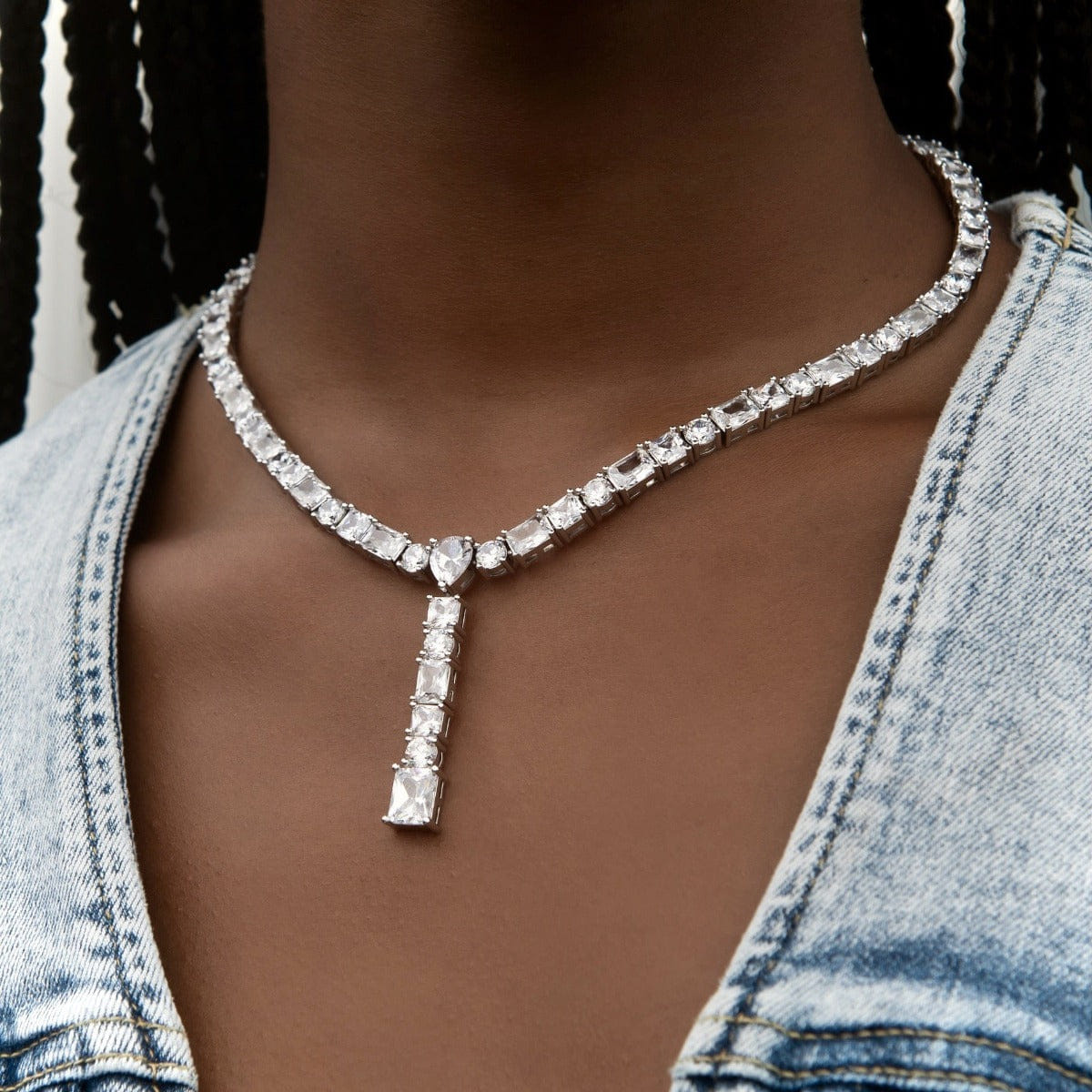 GLD Women Multi Diamond Lariat Necklace in White Gold