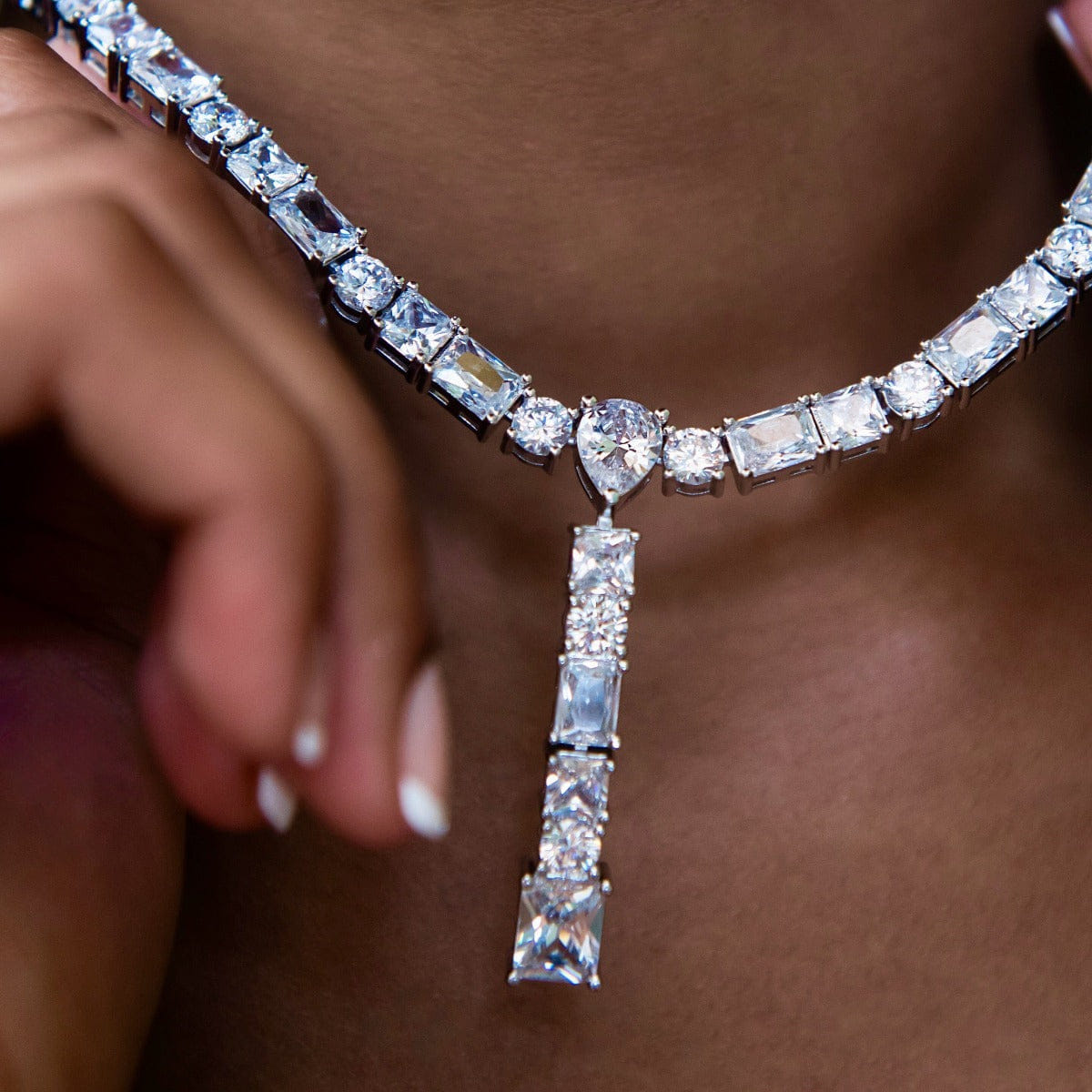 GLD Women Multi Diamond Lariat Necklace in White Gold