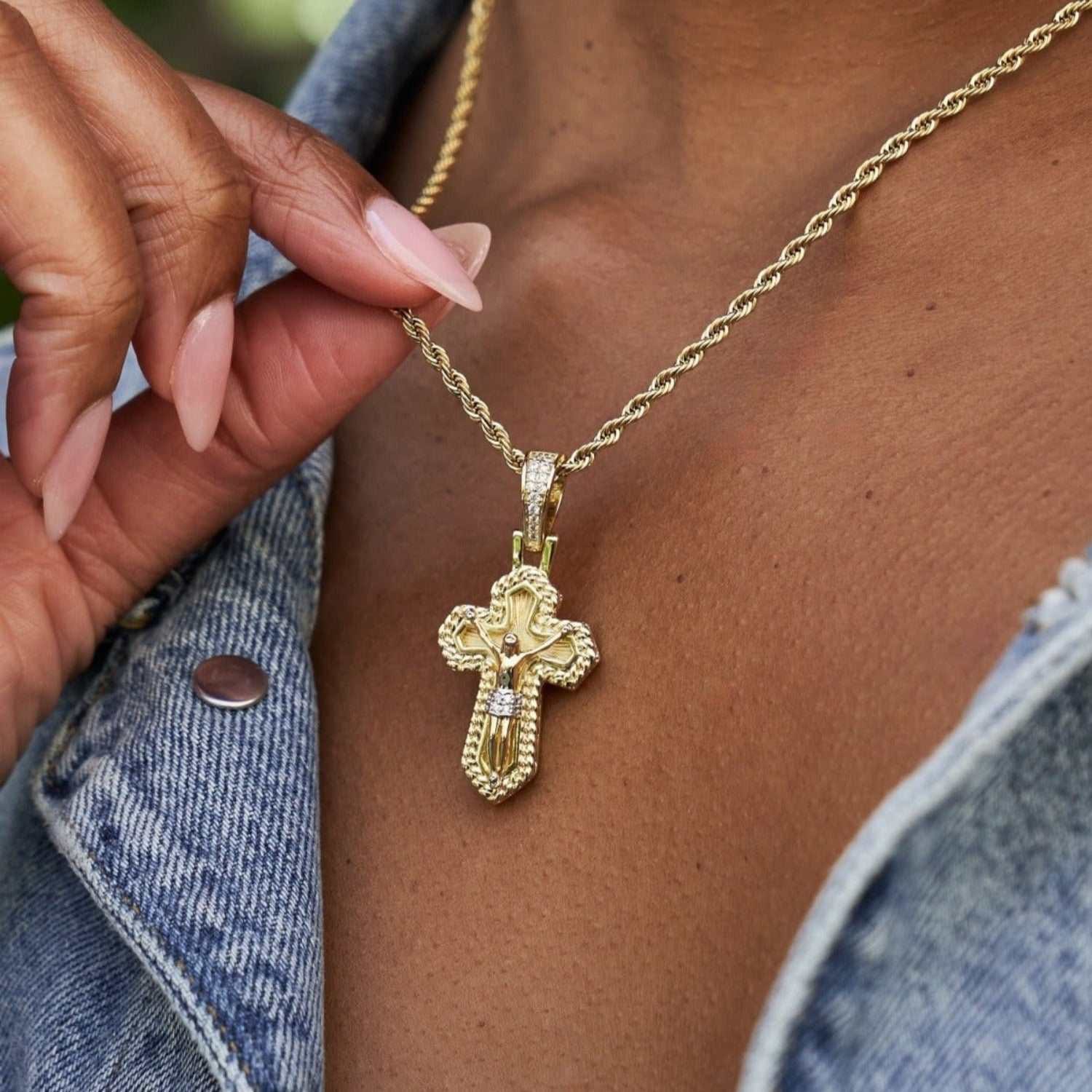 GLD Women Icon Cross Pendant