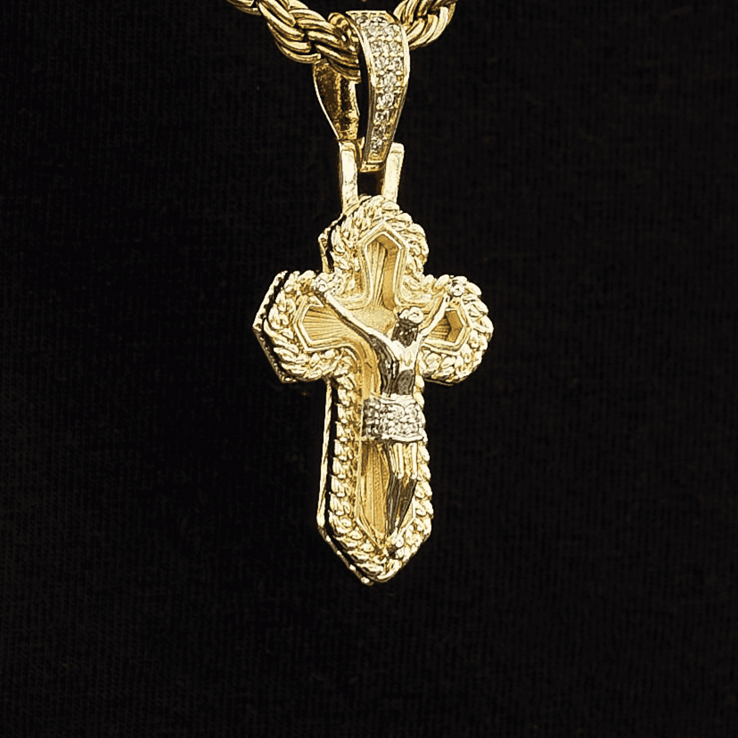 GLD Men Icon Cross Pendant in Yellow Gold