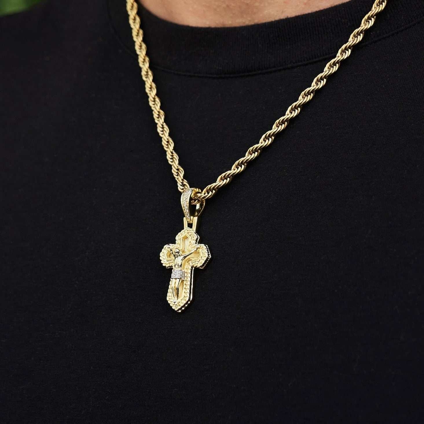 GLD Men Icon Cross Pendant in Yellow Gold