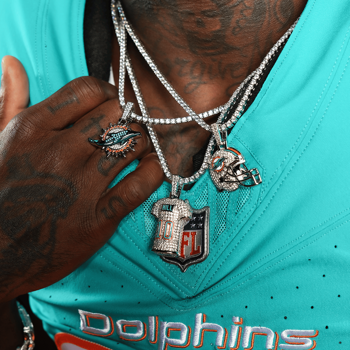 GLD Men Miami Dolphins Official NFL Pendant