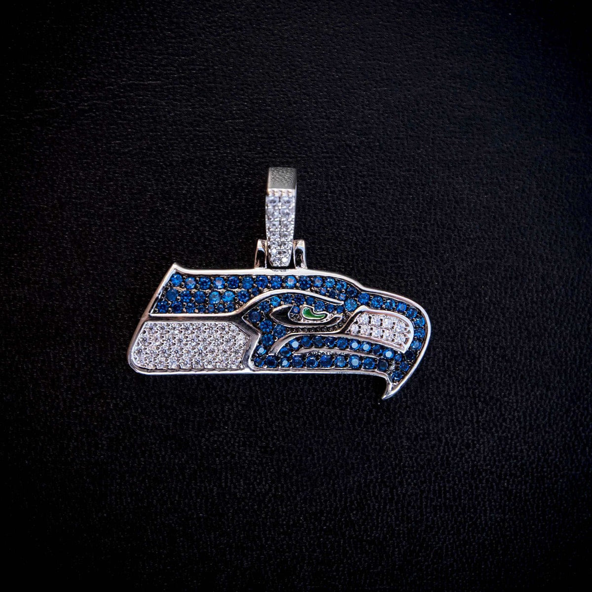GLD Men Seattle Seahawks Official NFL Pendant