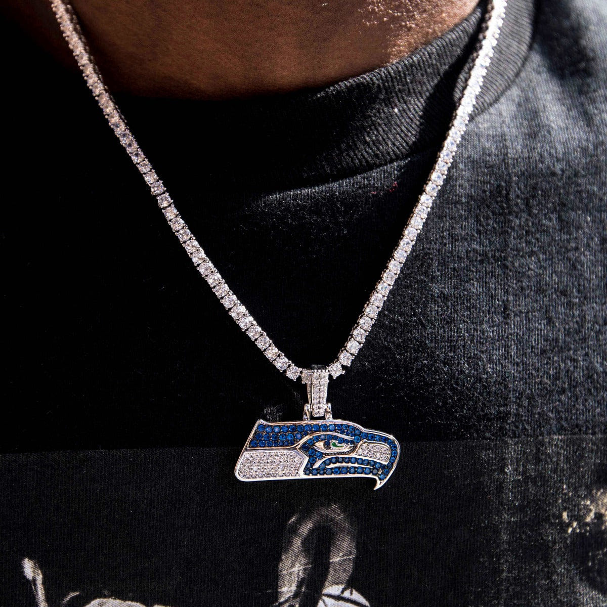 GLD Men Seattle Seahawks Official NFL Pendant