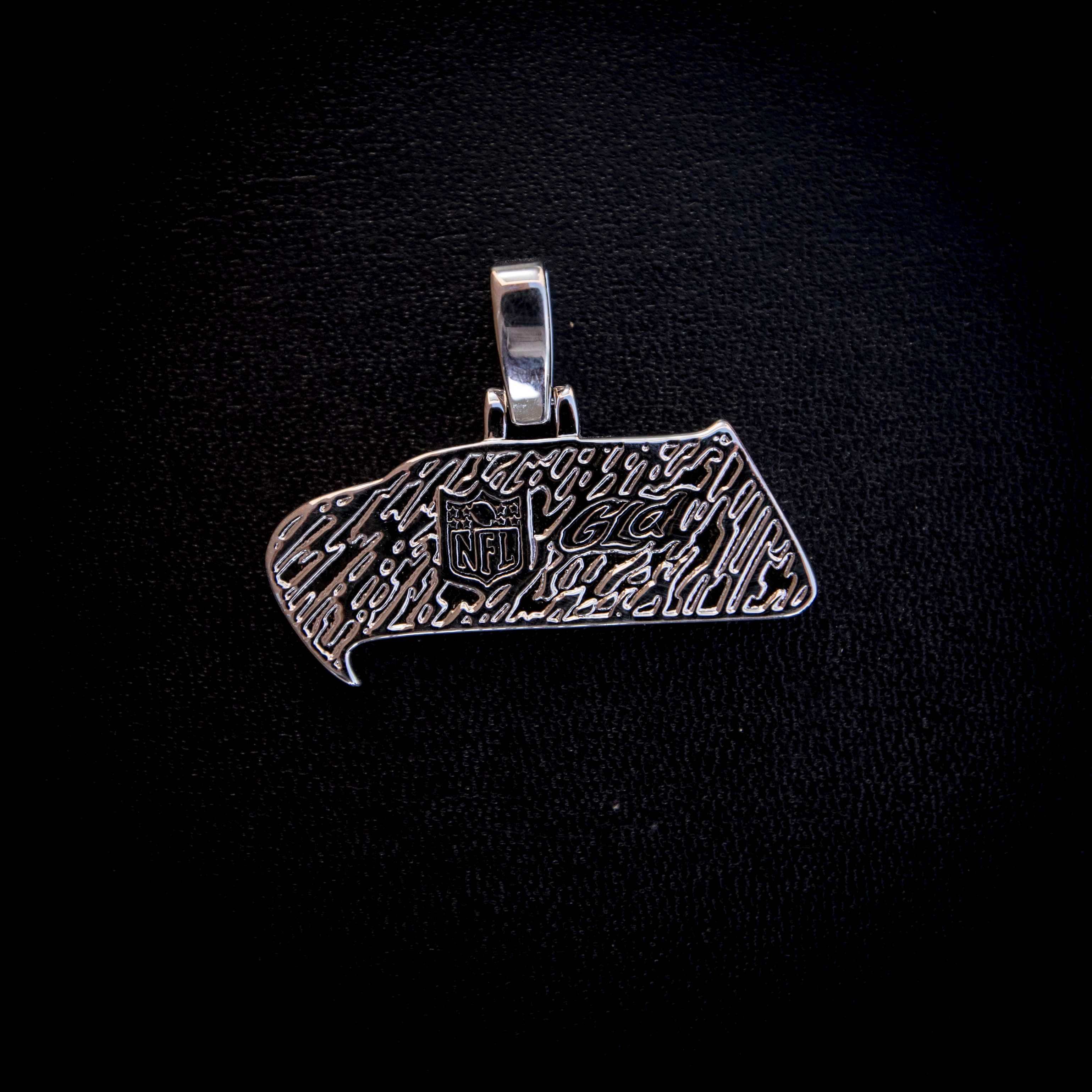 GLD Men Seattle Seahawks Official NFL Pendant