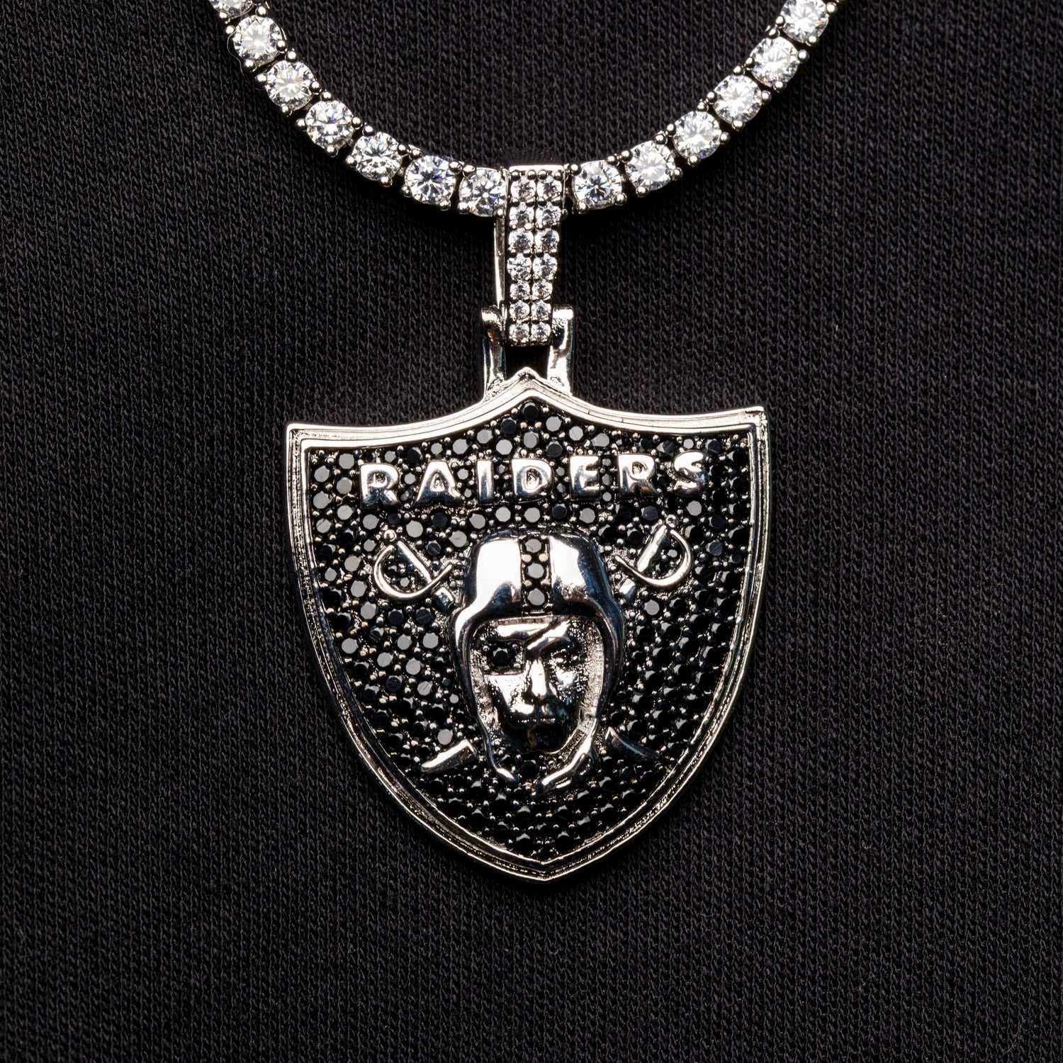 GLD Men Las Vegas Raiders Official NFL Pendant