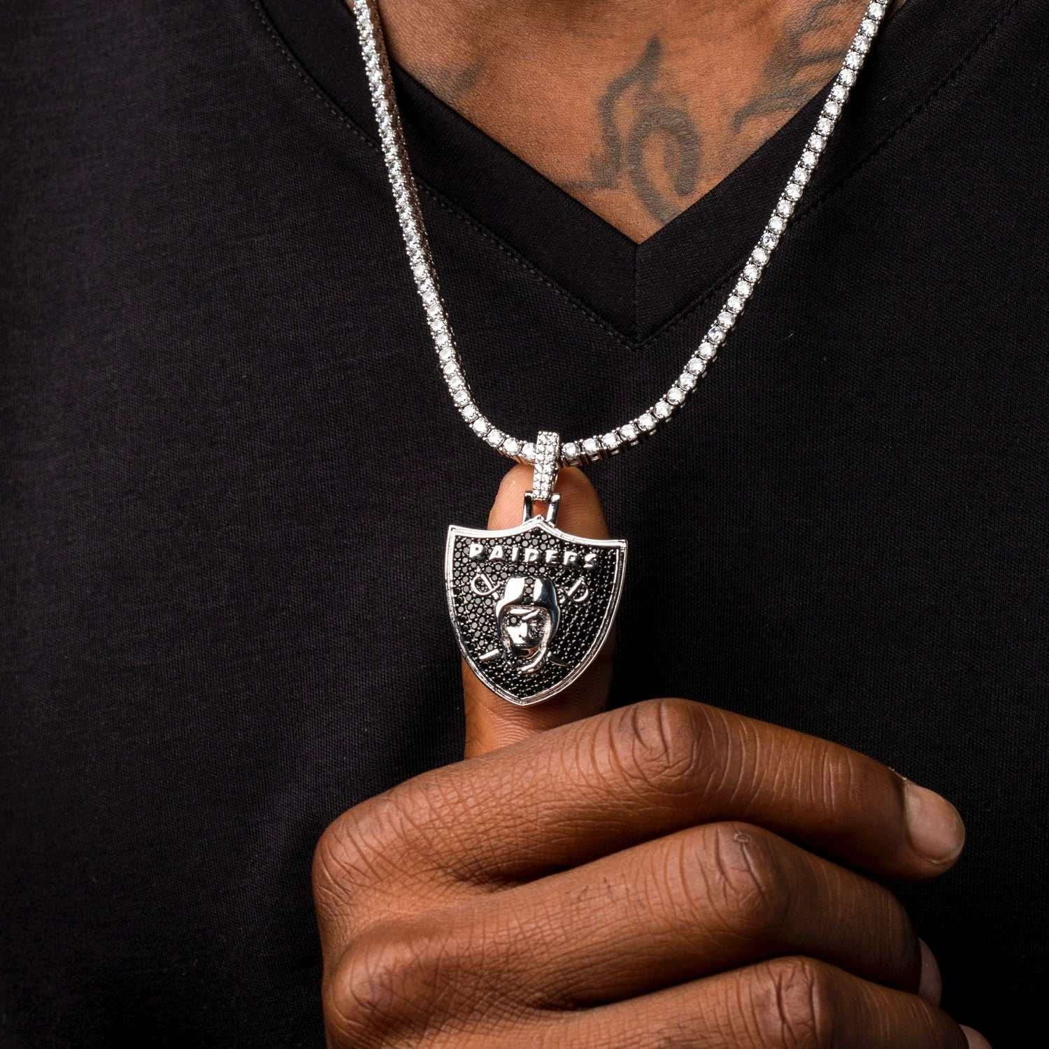 GLD Men Las Vegas Raiders Official NFL Pendant