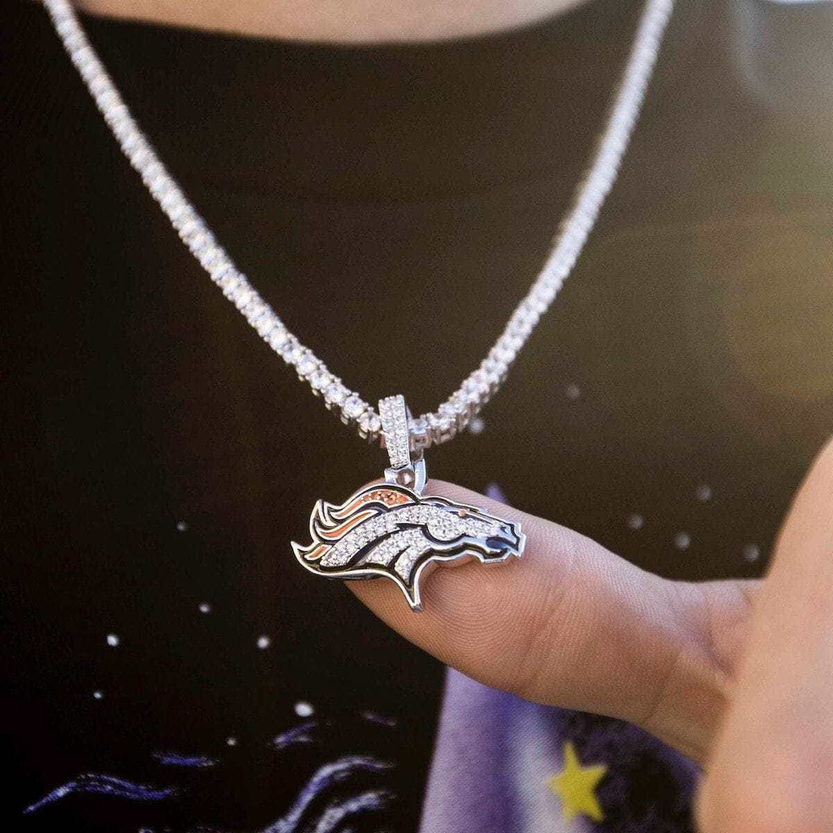 GLD Men Denver Broncos Official NFL Pendant