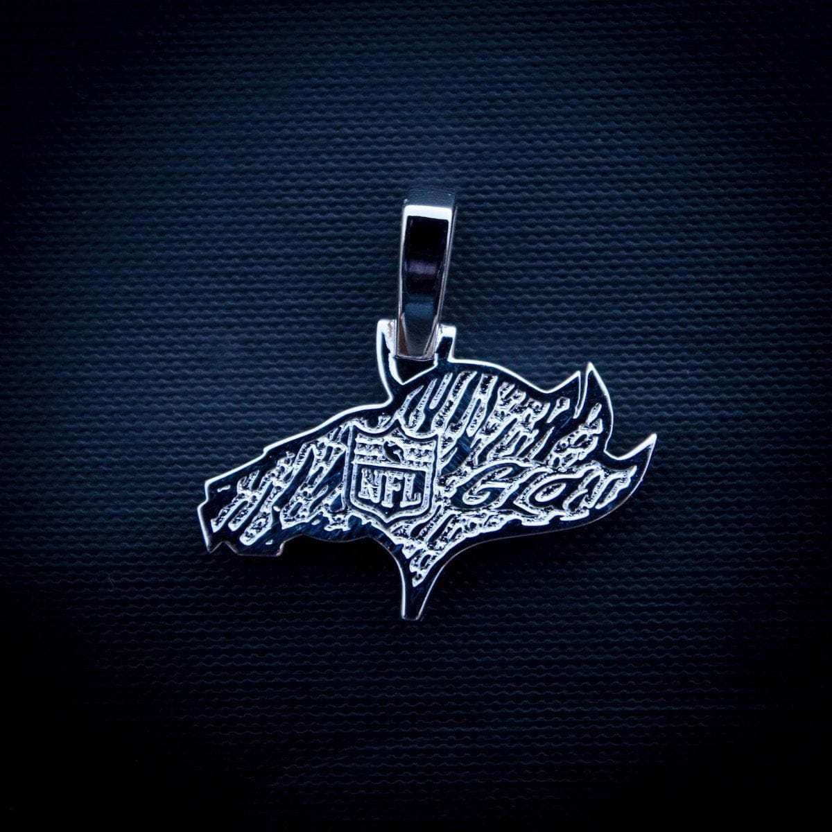 GLD Men Denver Broncos Official NFL Pendant