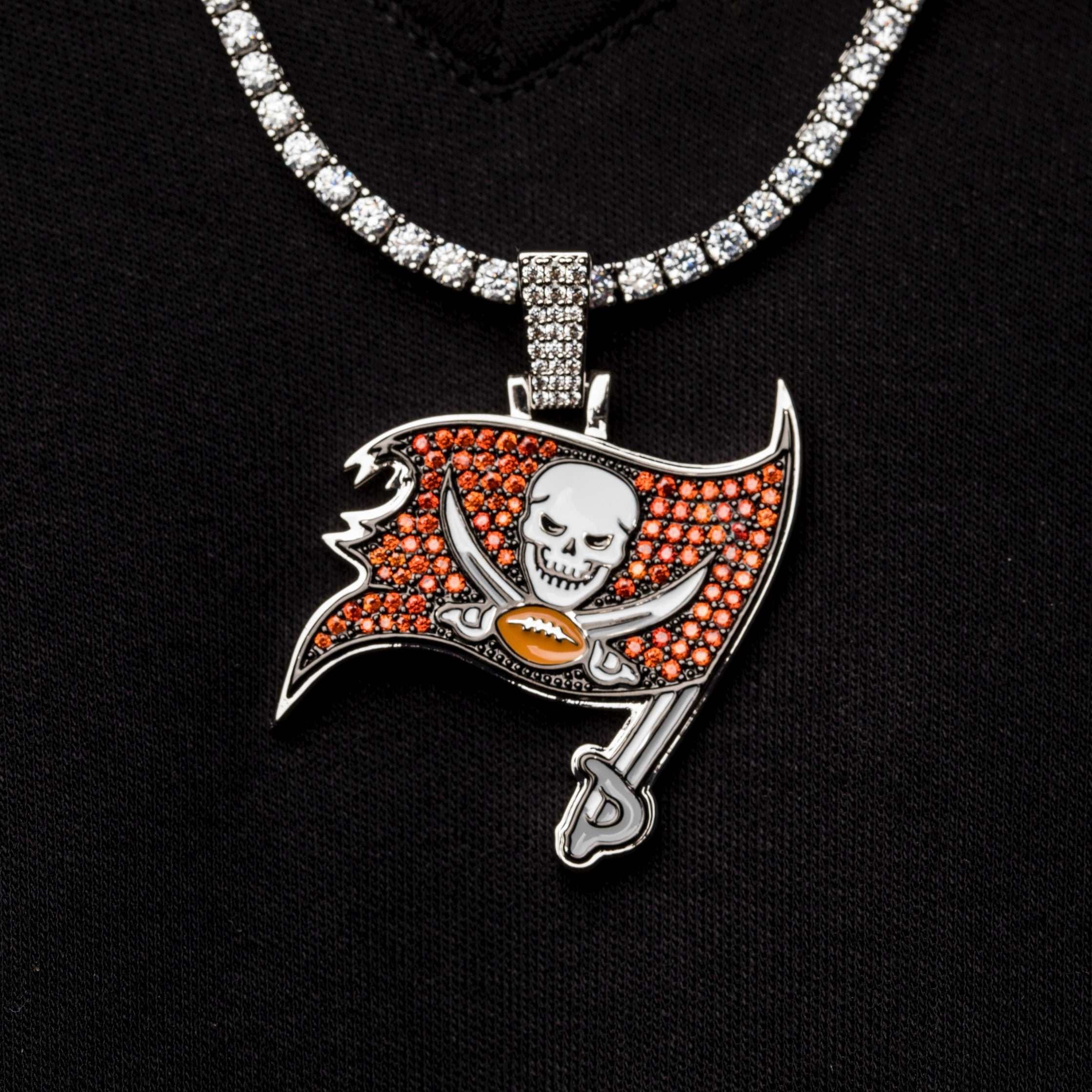 GLD Men Tampa Bay Buccaneers Official NFL Pendant