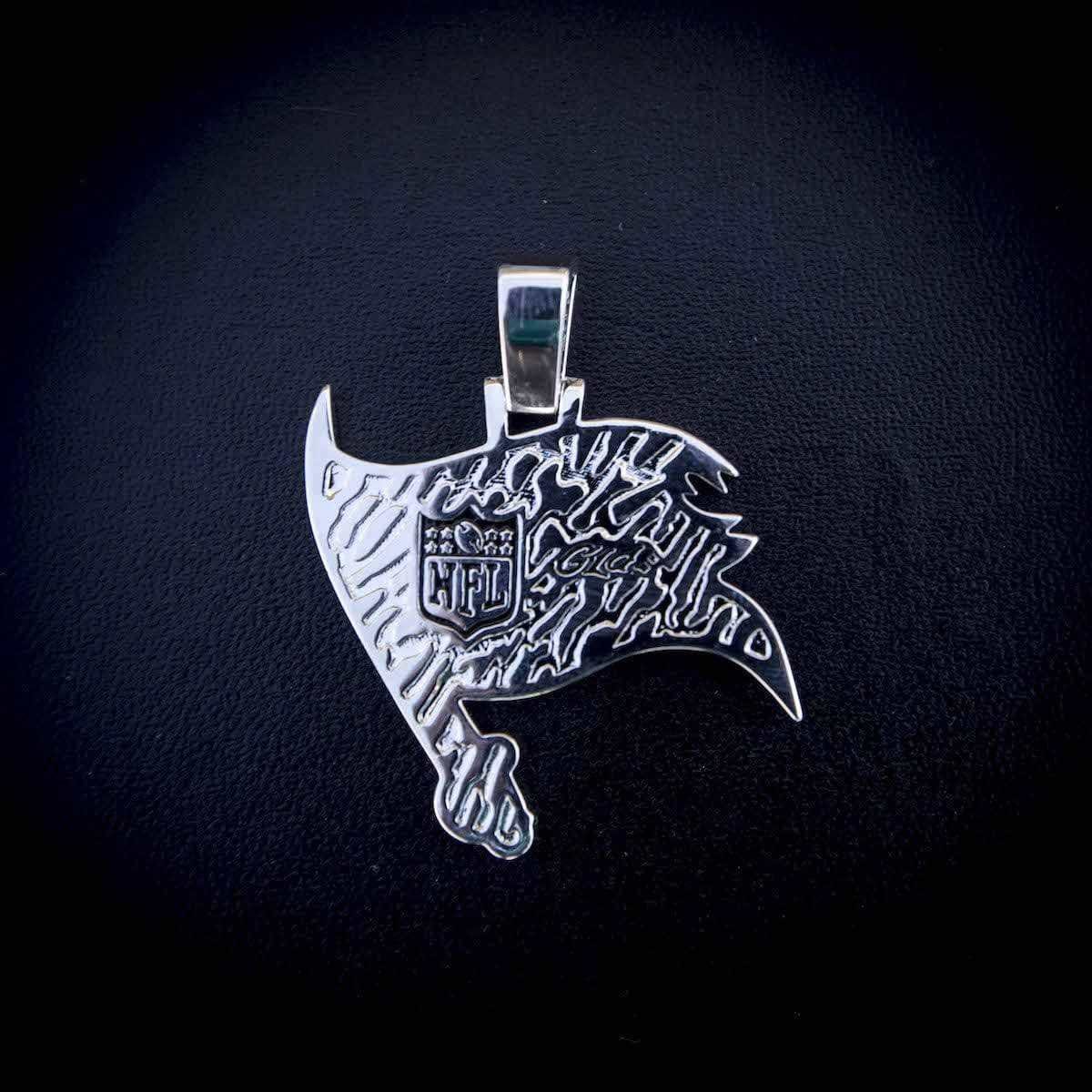 GLD Men Tampa Bay Buccaneers Official NFL Pendant