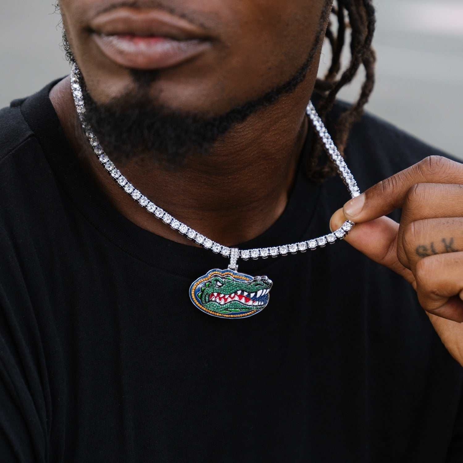 GLD Men Florida Gators Official NCAA Mascot Logo Pendant