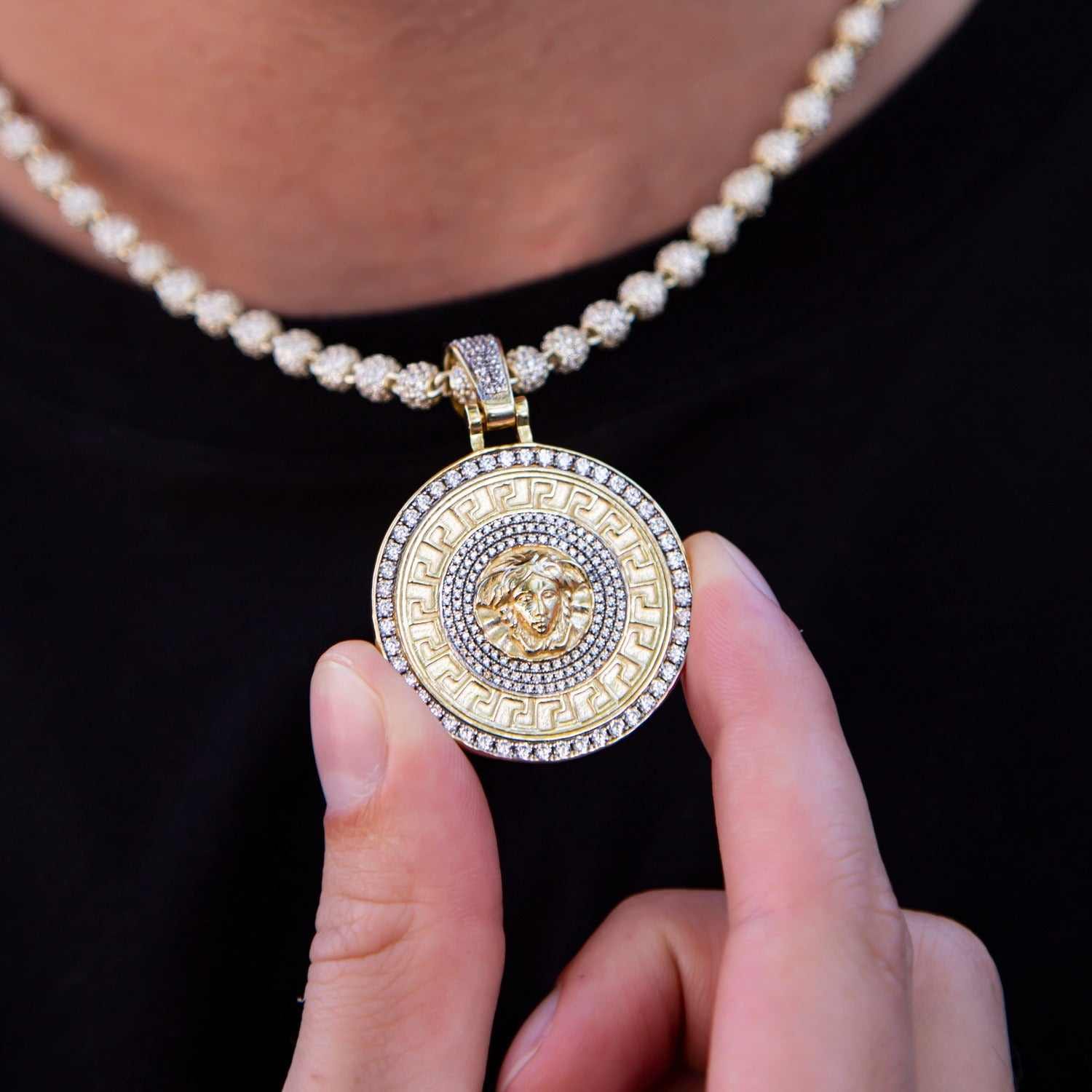 GLD Men Medusa Pendant in Yellow Gold