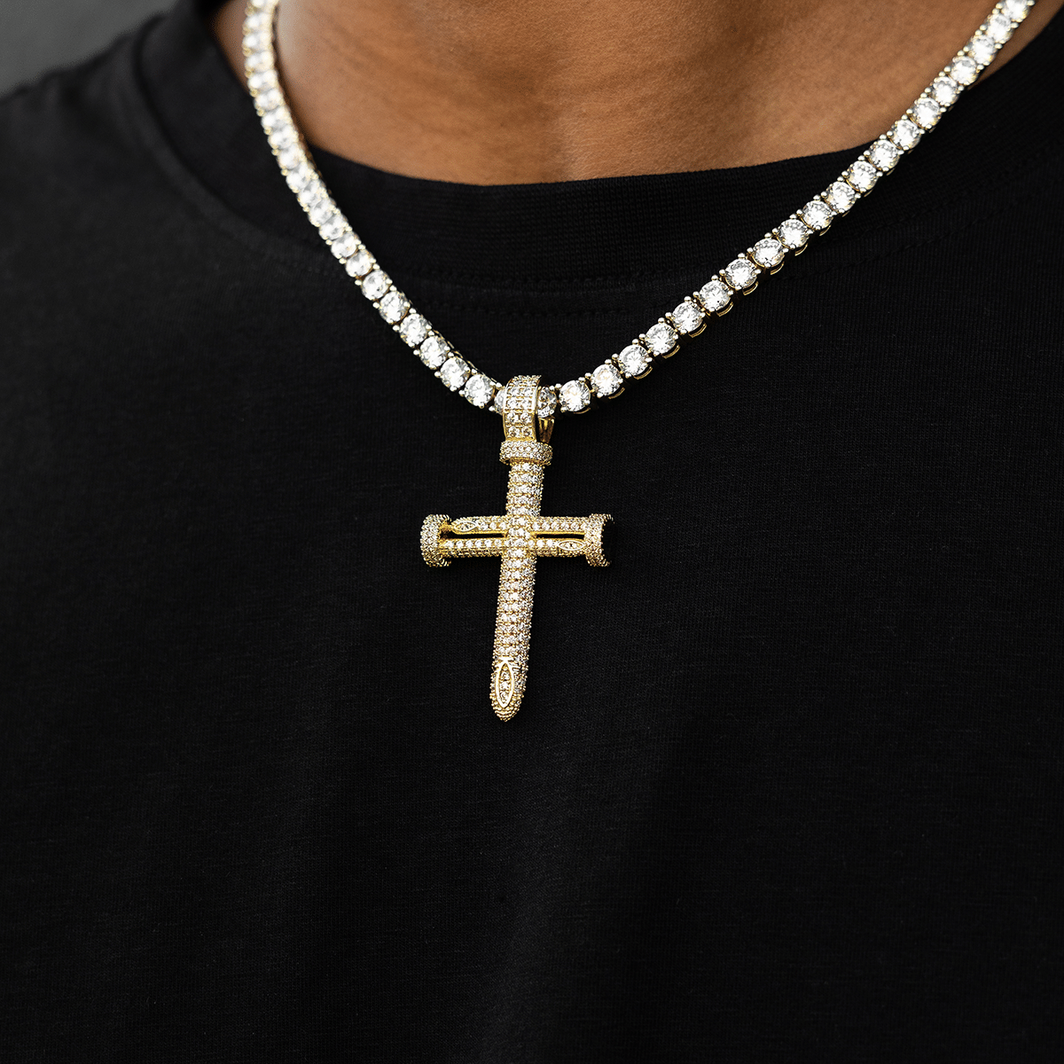 GLD Men Round Nail Cross Pendant in Yellow Gold