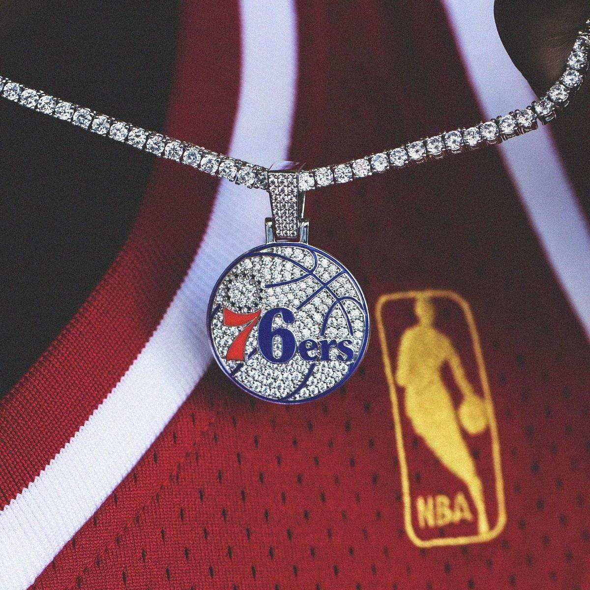 GLD Men Philadelphia 76ers Official NBA Logo Pendant
