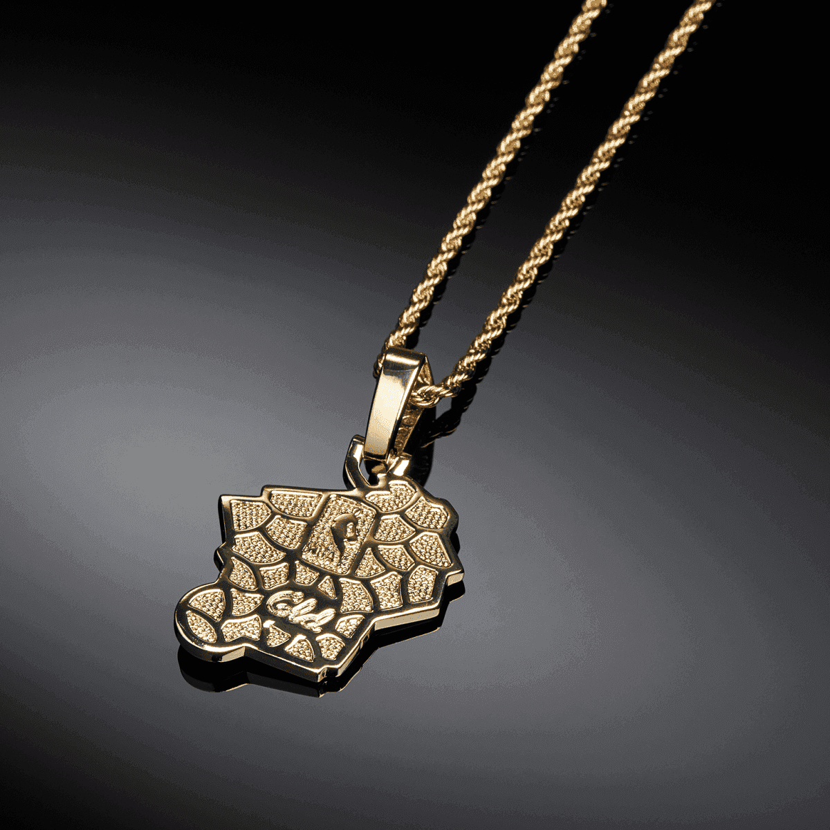 GLD Men Milwaukee Bucks Official NBA Logo Pendant