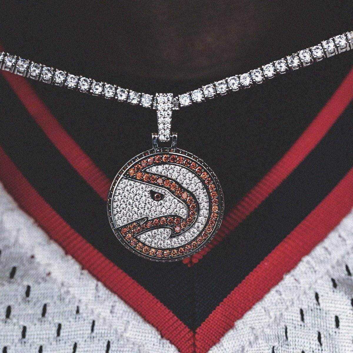 GLD Men Atlanta Hawks Official NBA Logo Pendant