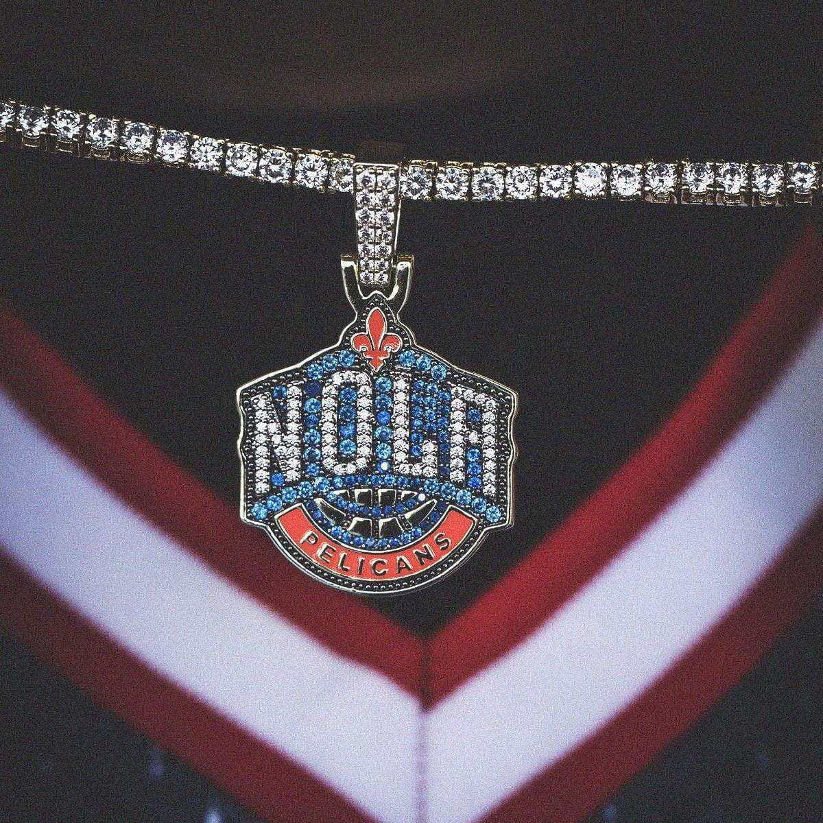 GLD Men New Orleans Pelicans Official NBA Logo Pendant