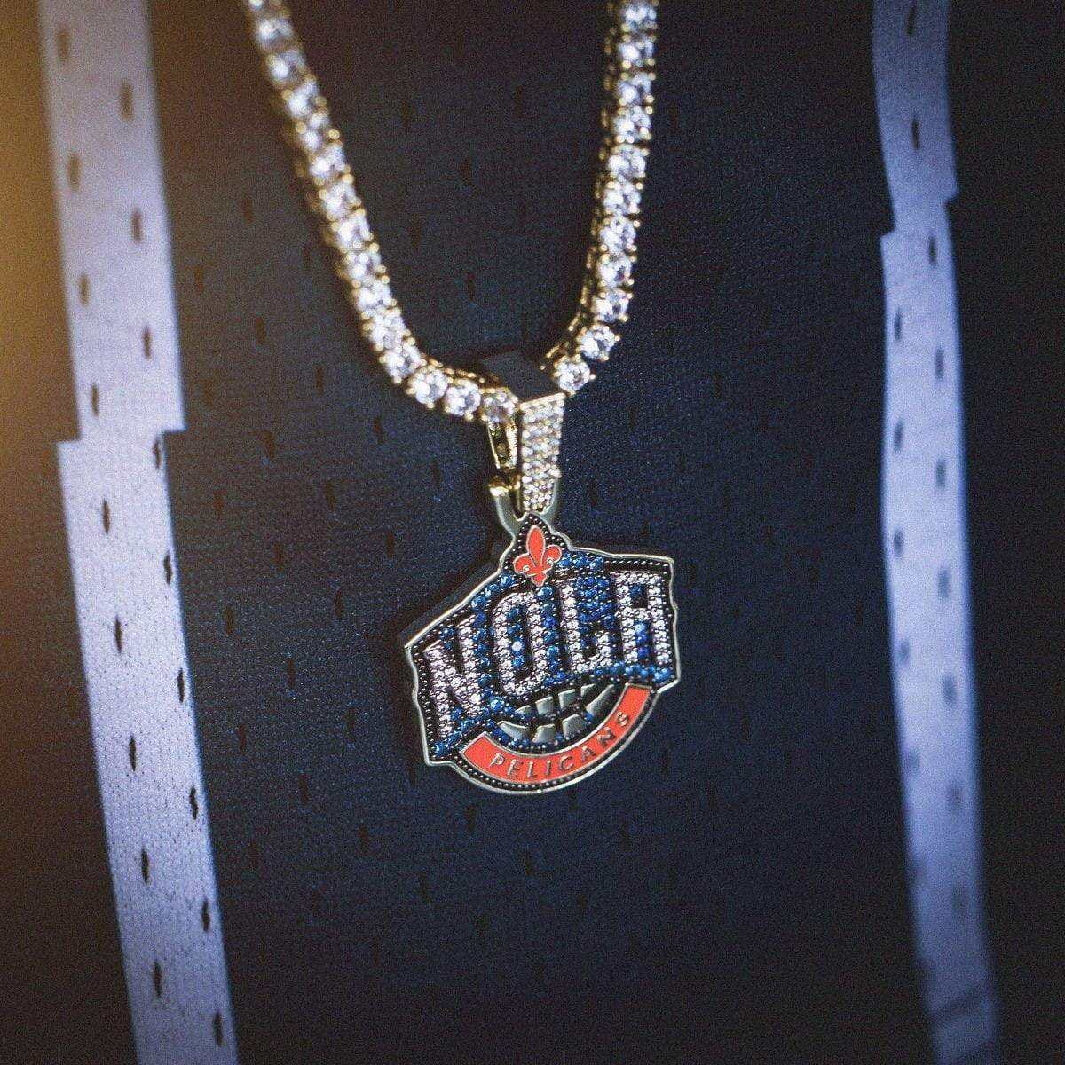 GLD Men New Orleans Pelicans Official NBA Logo Pendant
