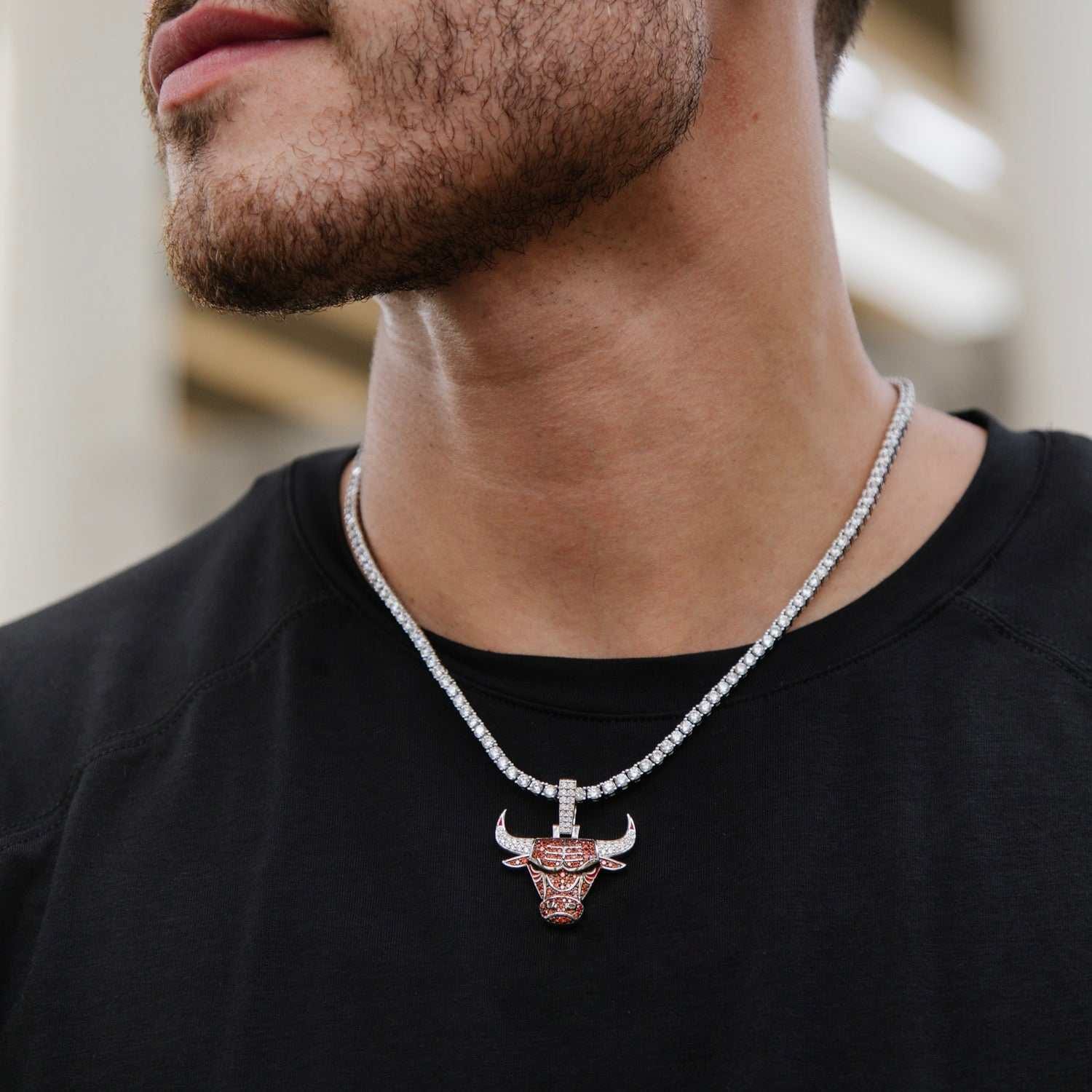 GLD Men Chicago Bulls Official NBA Logo Pendant