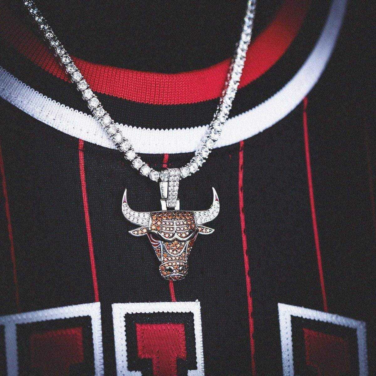 GLD Men Chicago Bulls Official NBA Logo Pendant